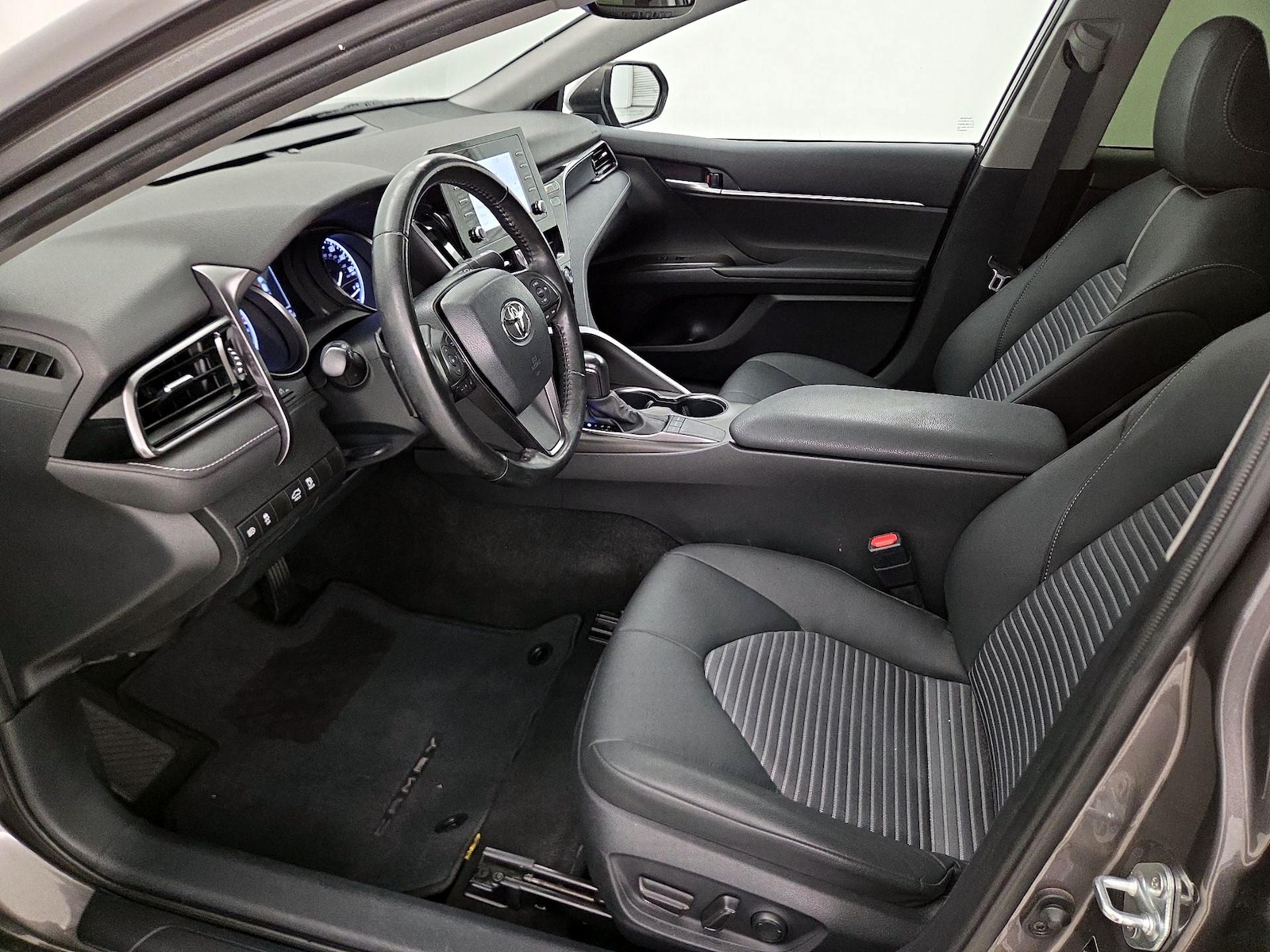 Power Seat(s) & Side Airbags