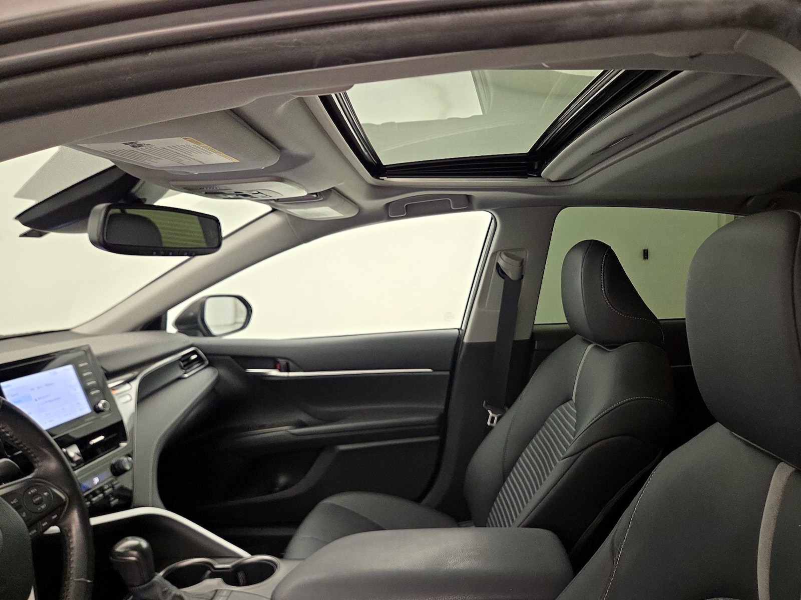 Sunroof(s) & Overhead Airbags