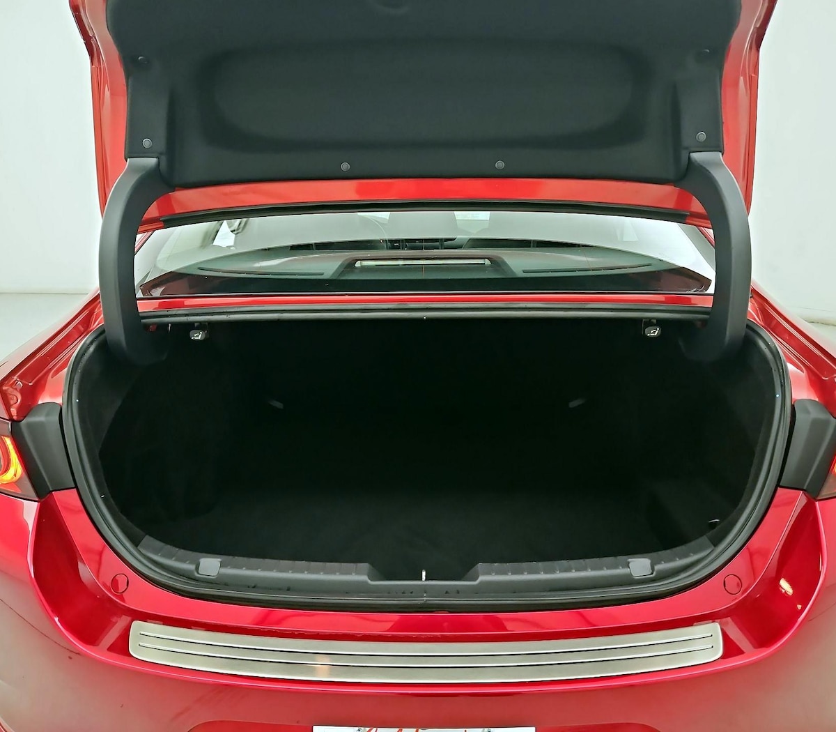 Trunk/Cargo (Seats Up)