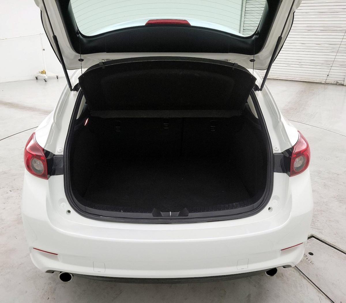 Trunk/Cargo (Seats Up)