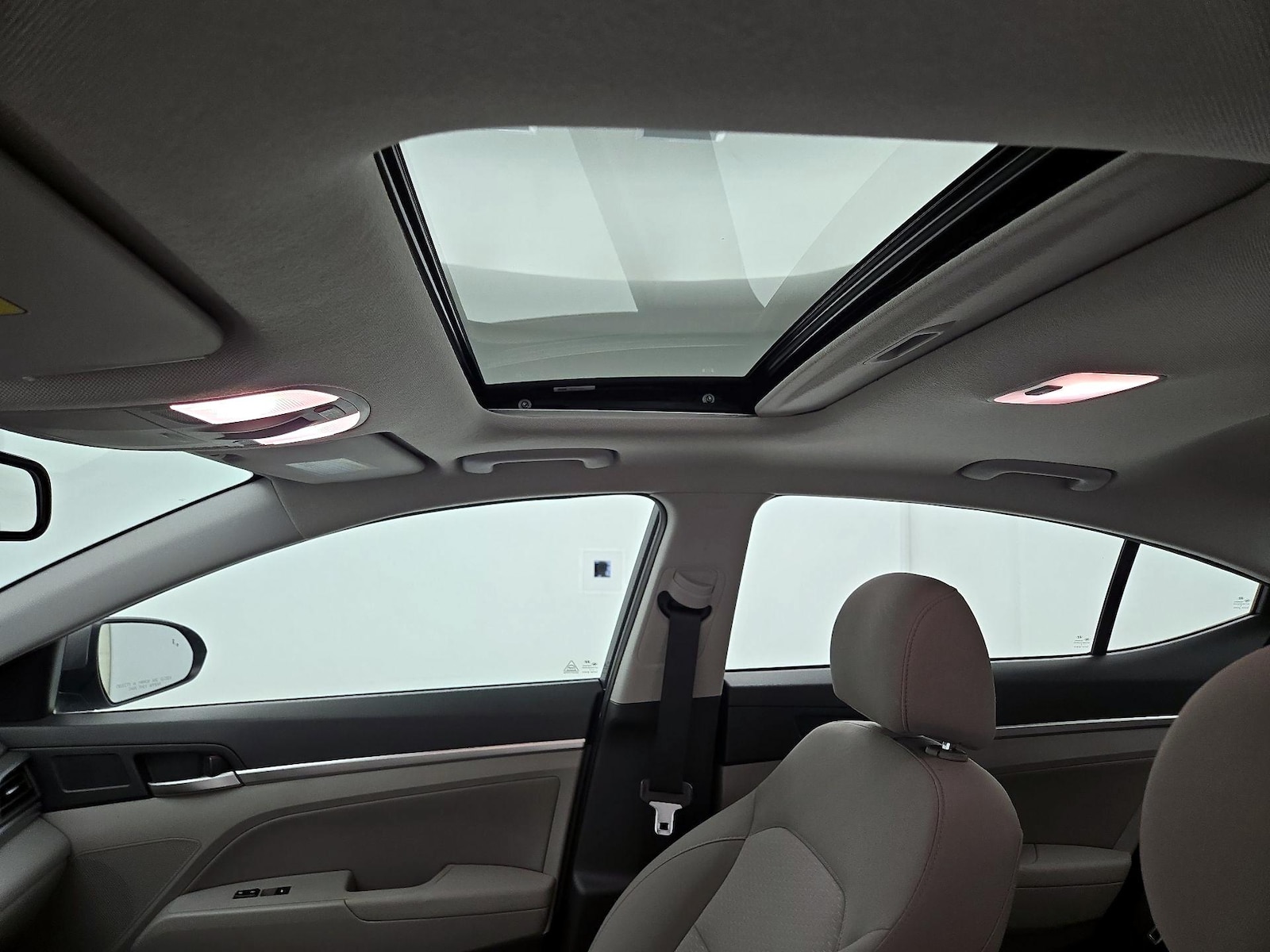 Sunroof(s) & Overhead Airbags