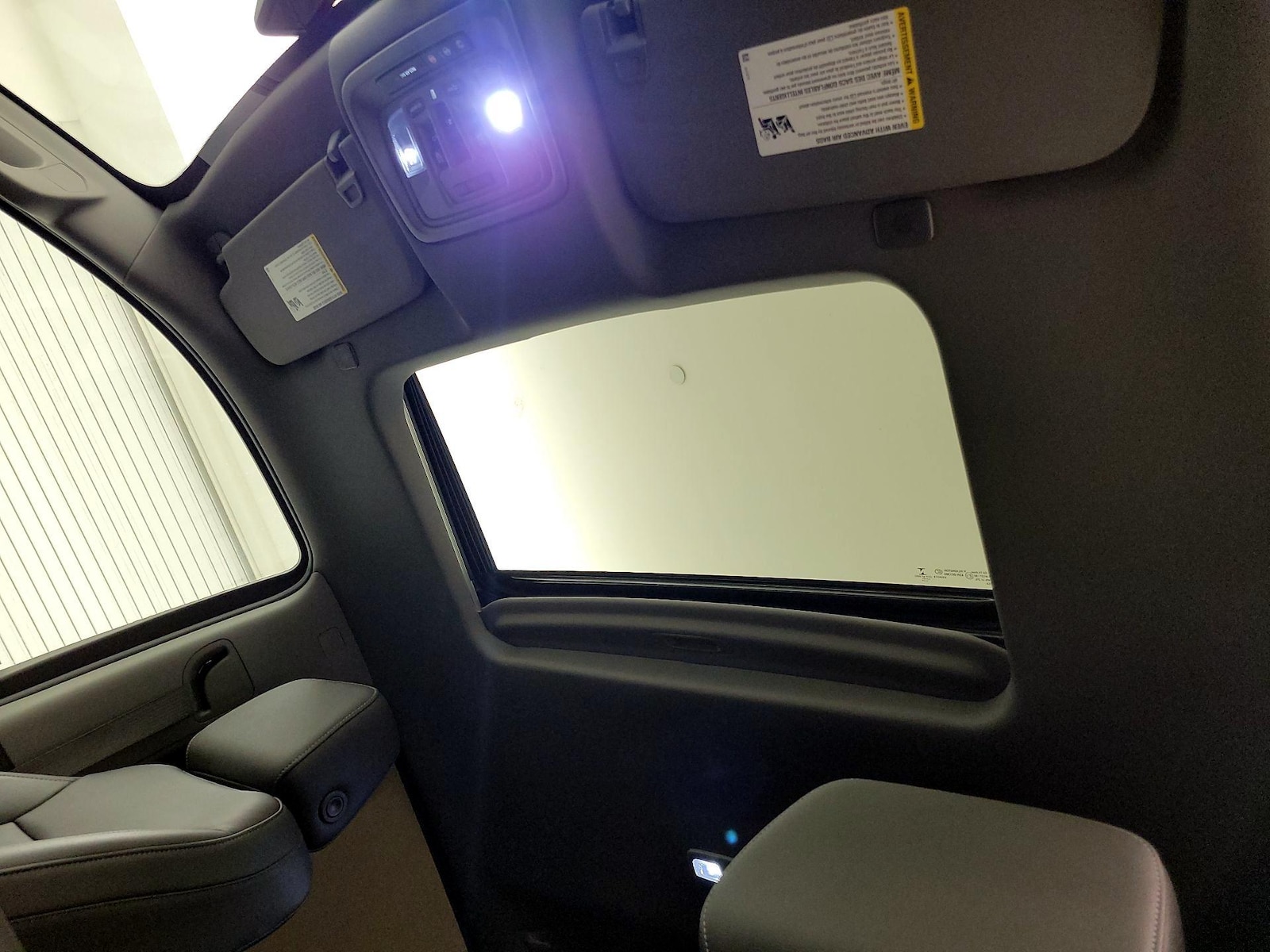 Sunroof(s) & Overhead Airbags