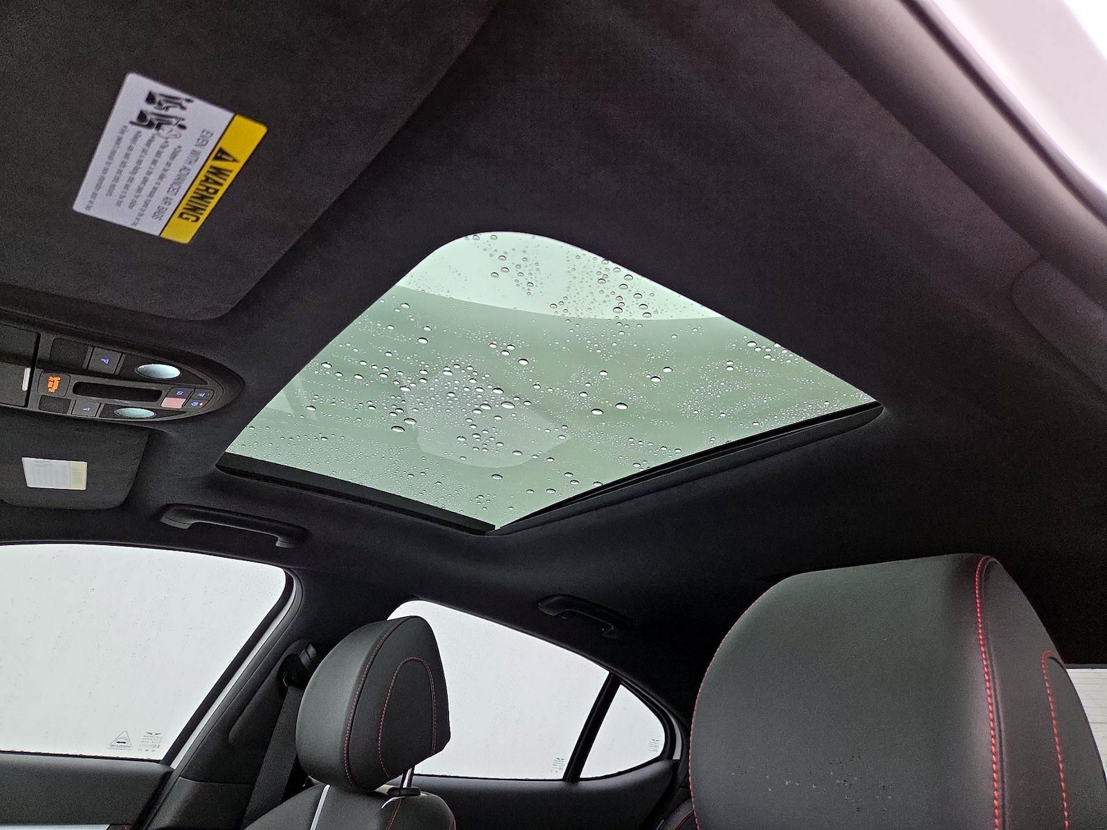 Sunroof(s) & Overhead Airbags