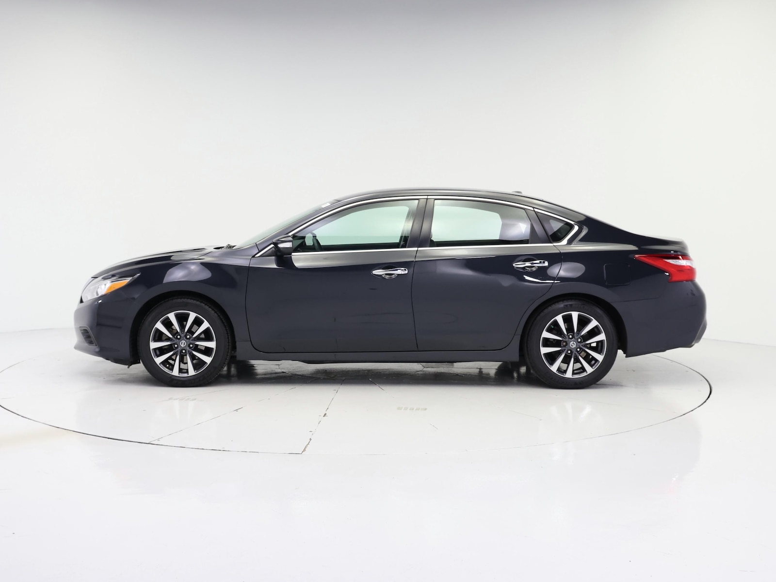 2017 Nissan Altima SL - Photo 4