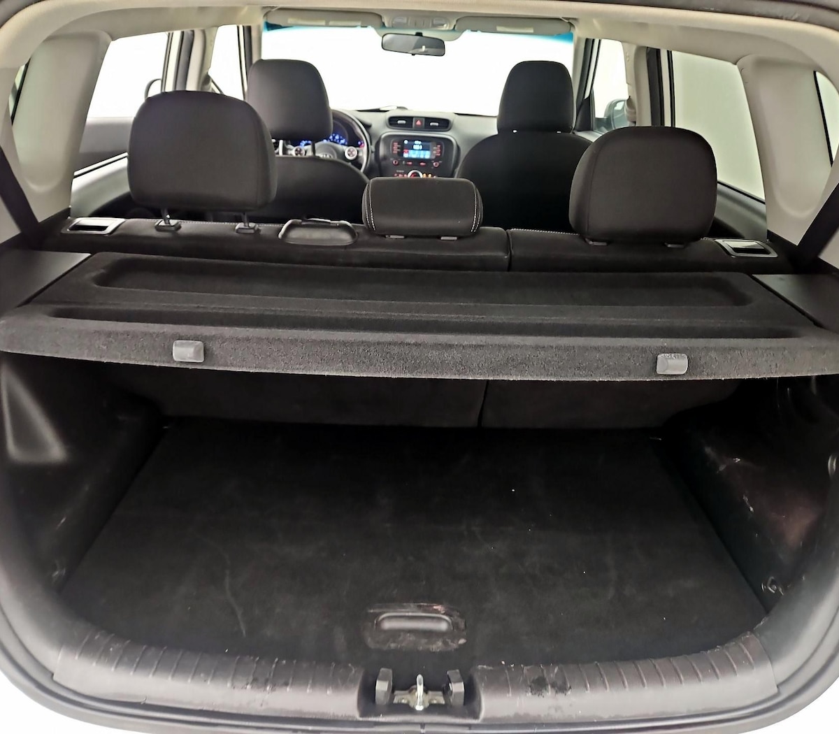 Trunk/Cargo (Seats Up)