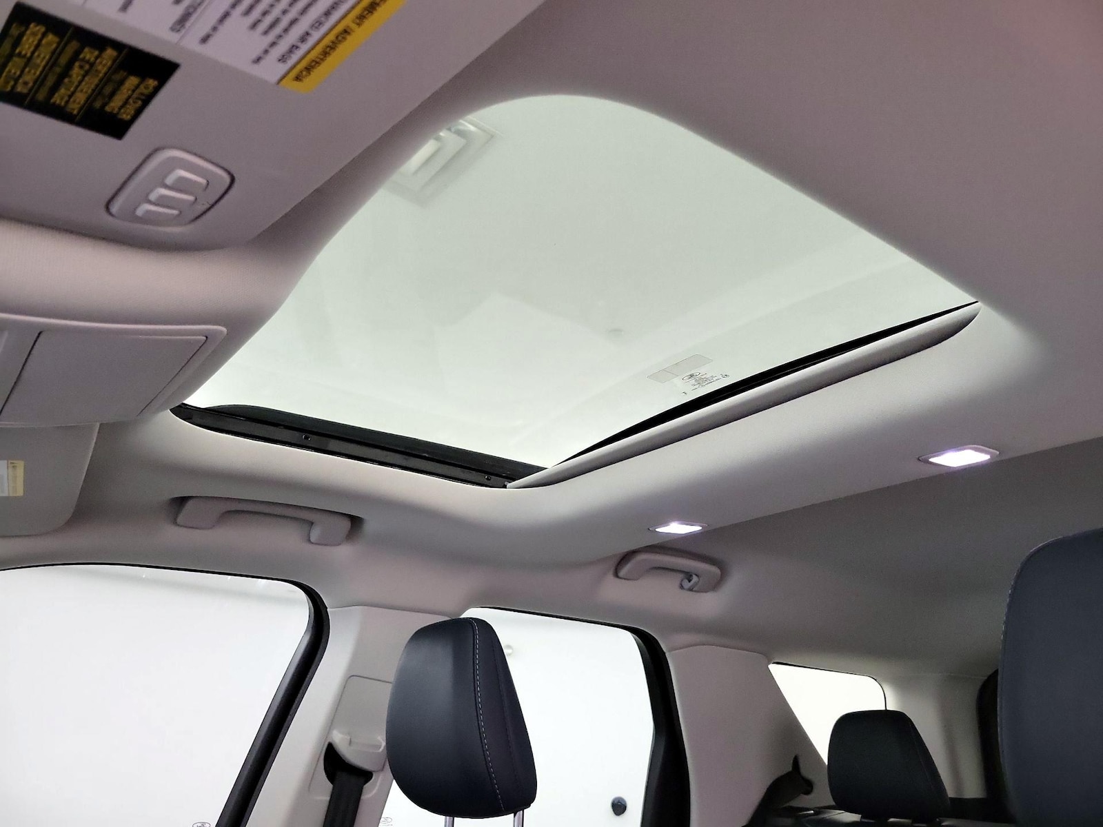 Sunroof(s) & Overhead Airbags