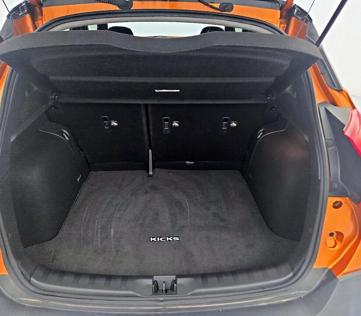 Trunk/Cargo (Seats Up)