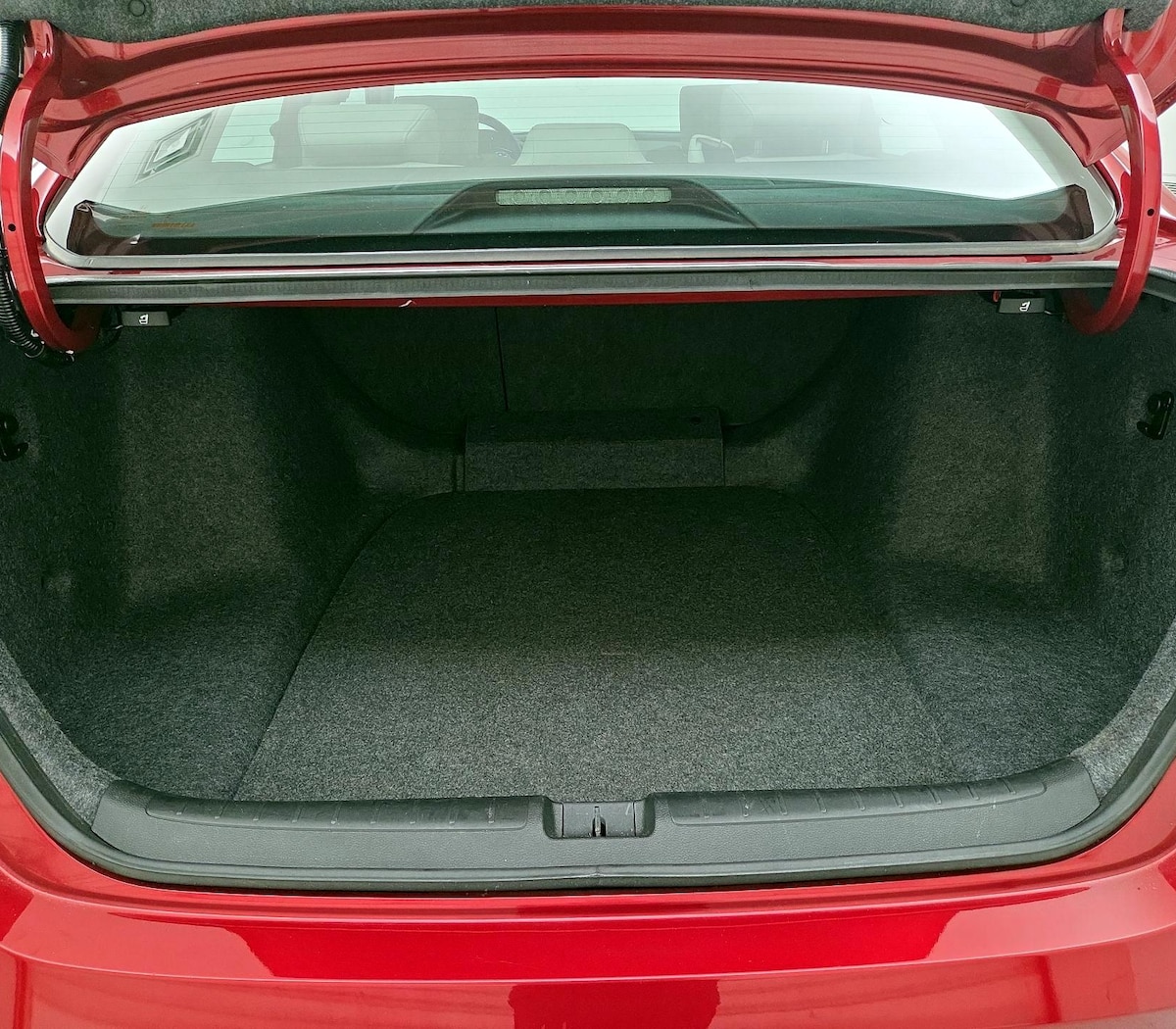 Trunk/Cargo (Seats Up)