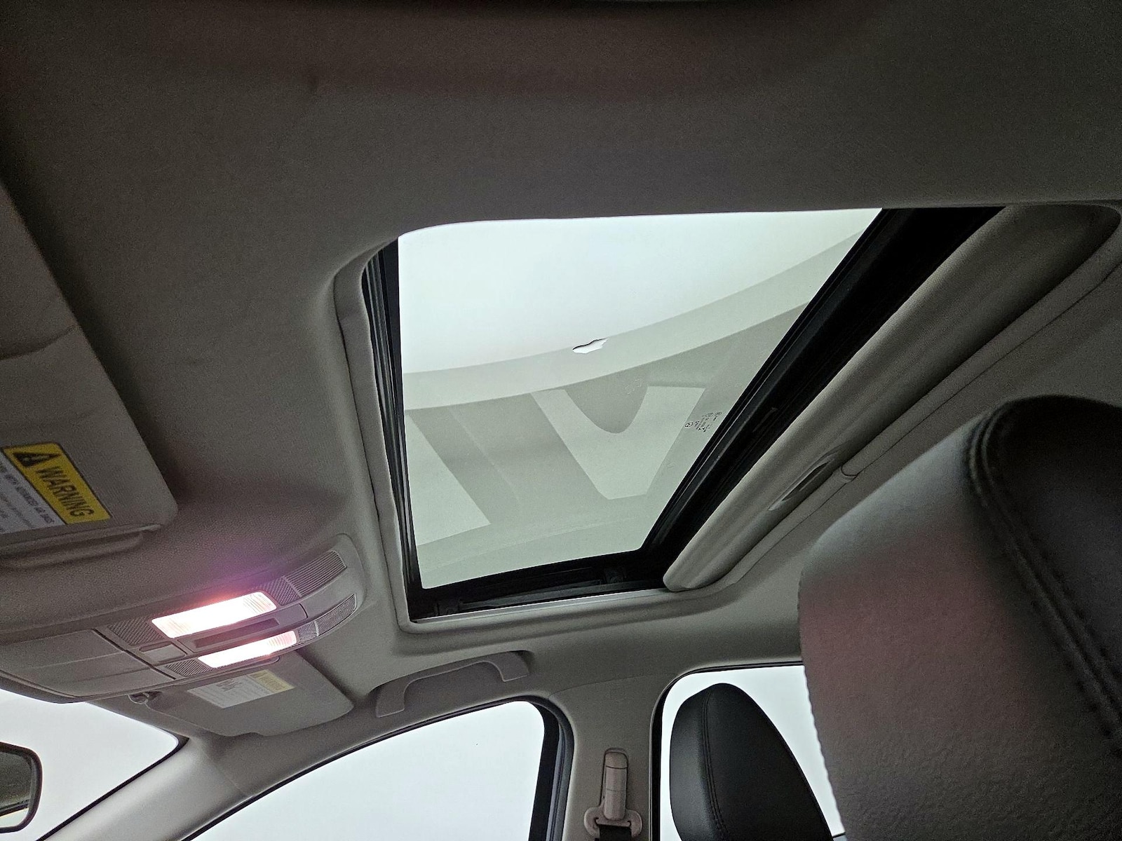 Sunroof(s) & Overhead Airbags