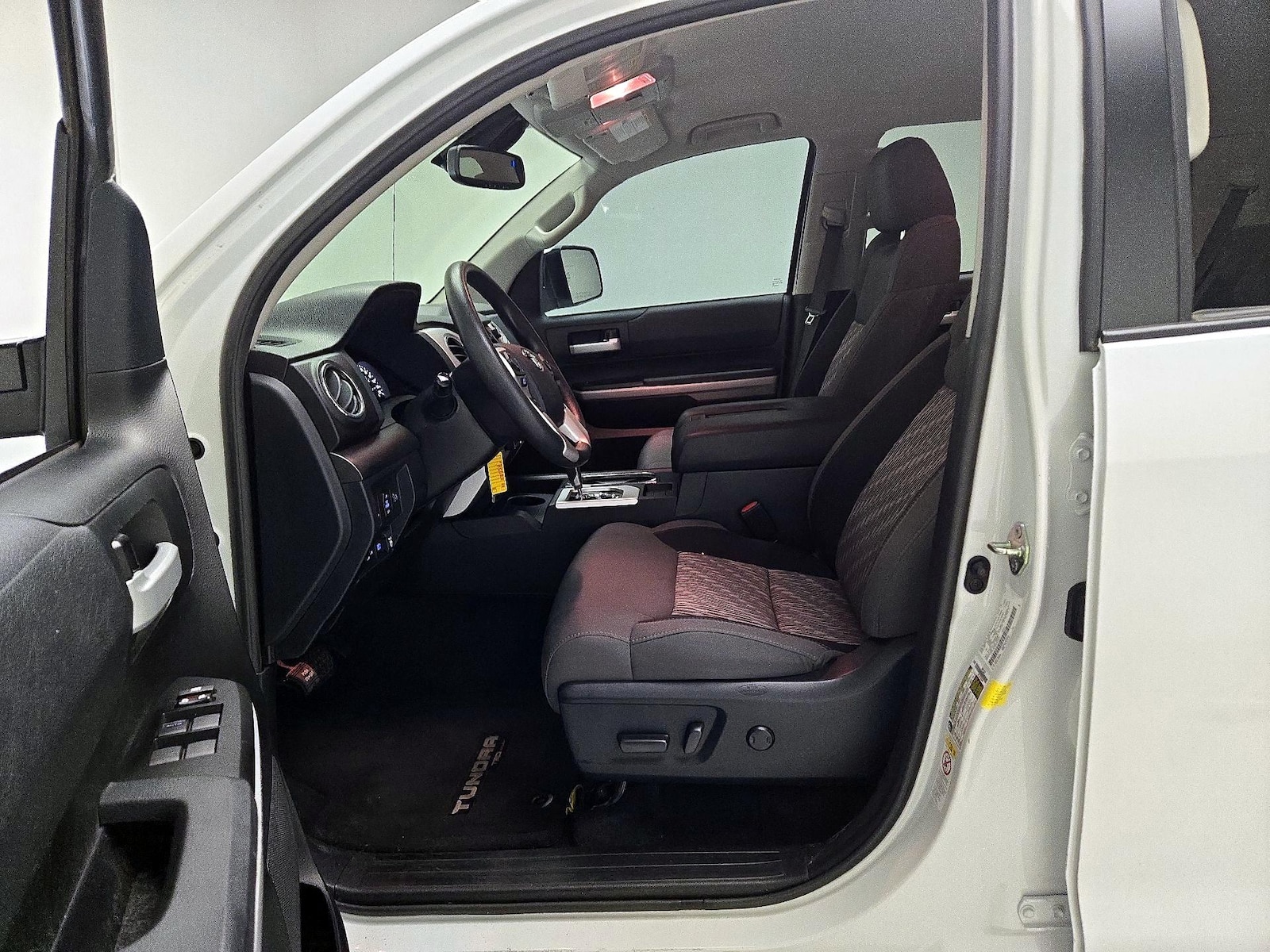 Power Seat(s) & Side Airbags