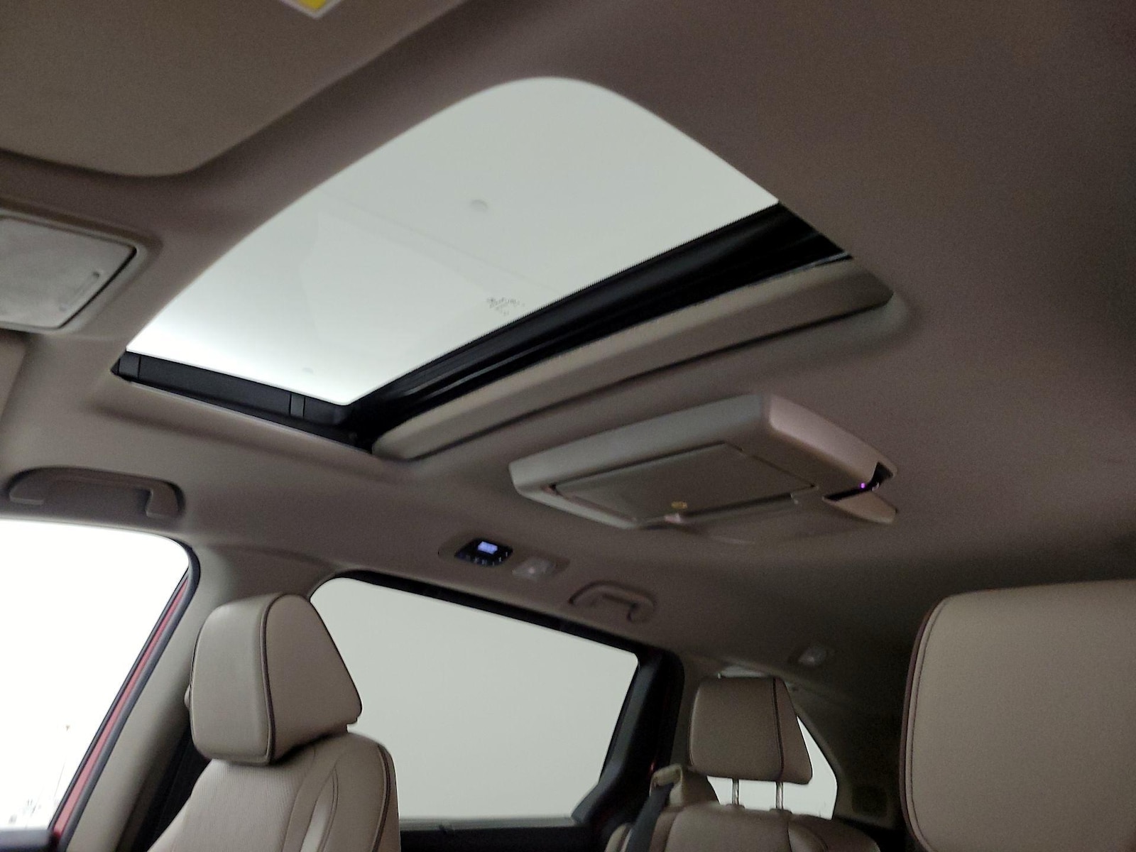 Sunroof(s) & Overhead Airbags
