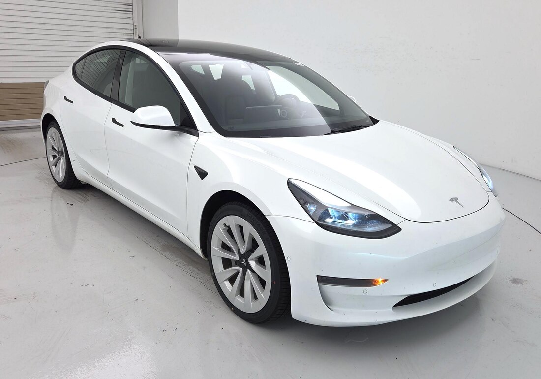 2022 Tesla Model 3 Rear-Wheel Drive in White — CarMax photo