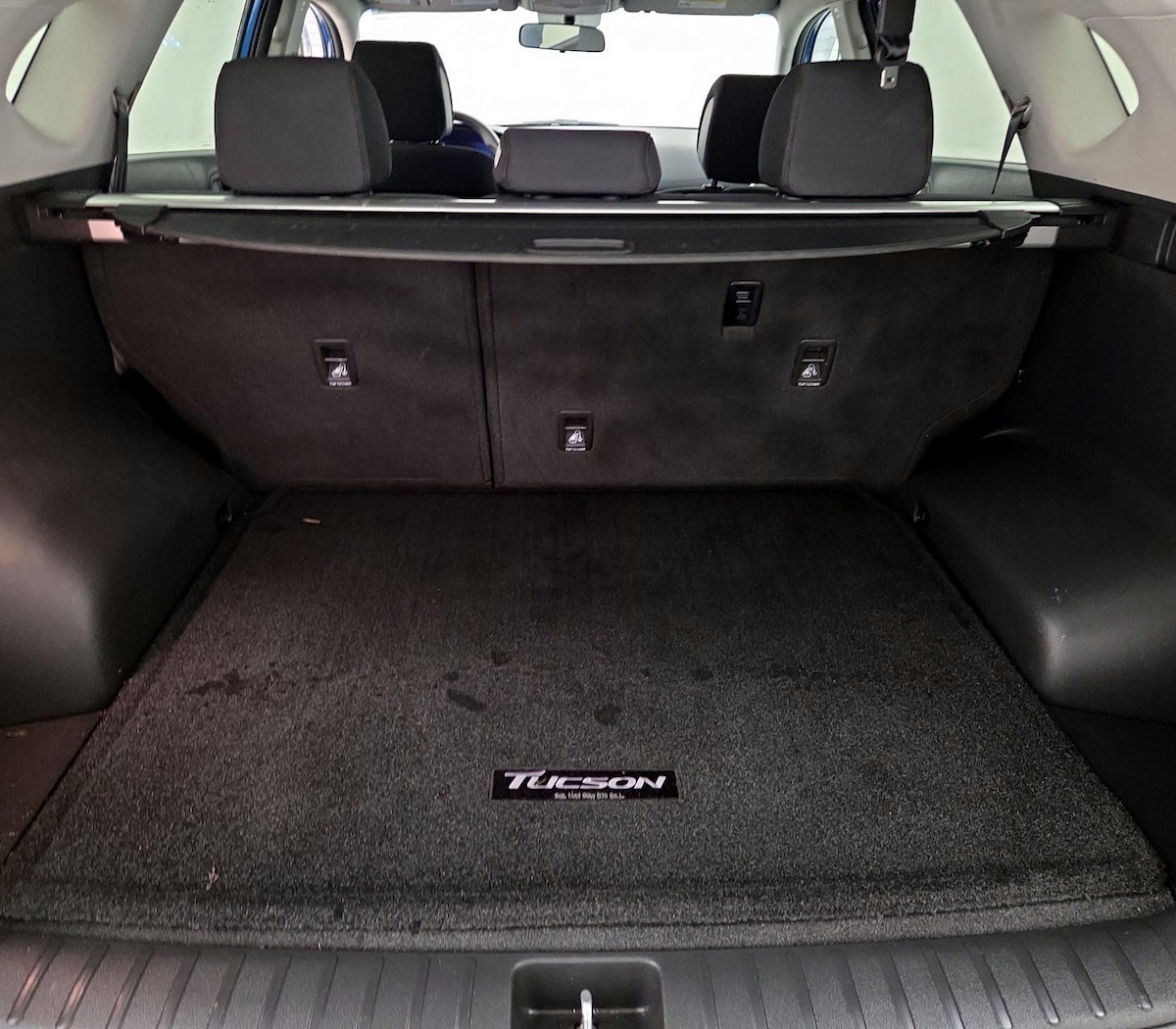 Trunk/Cargo (Seats Up)