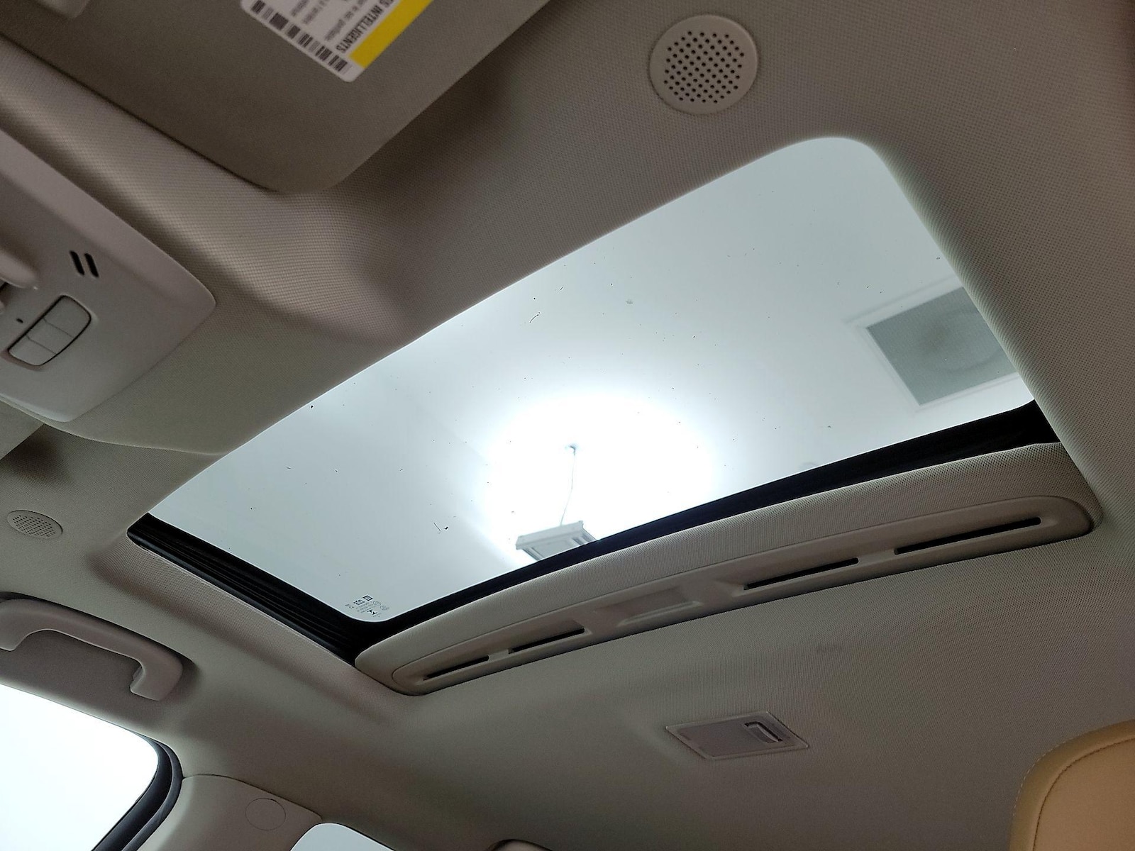 Sunroof(s) & Overhead Airbags