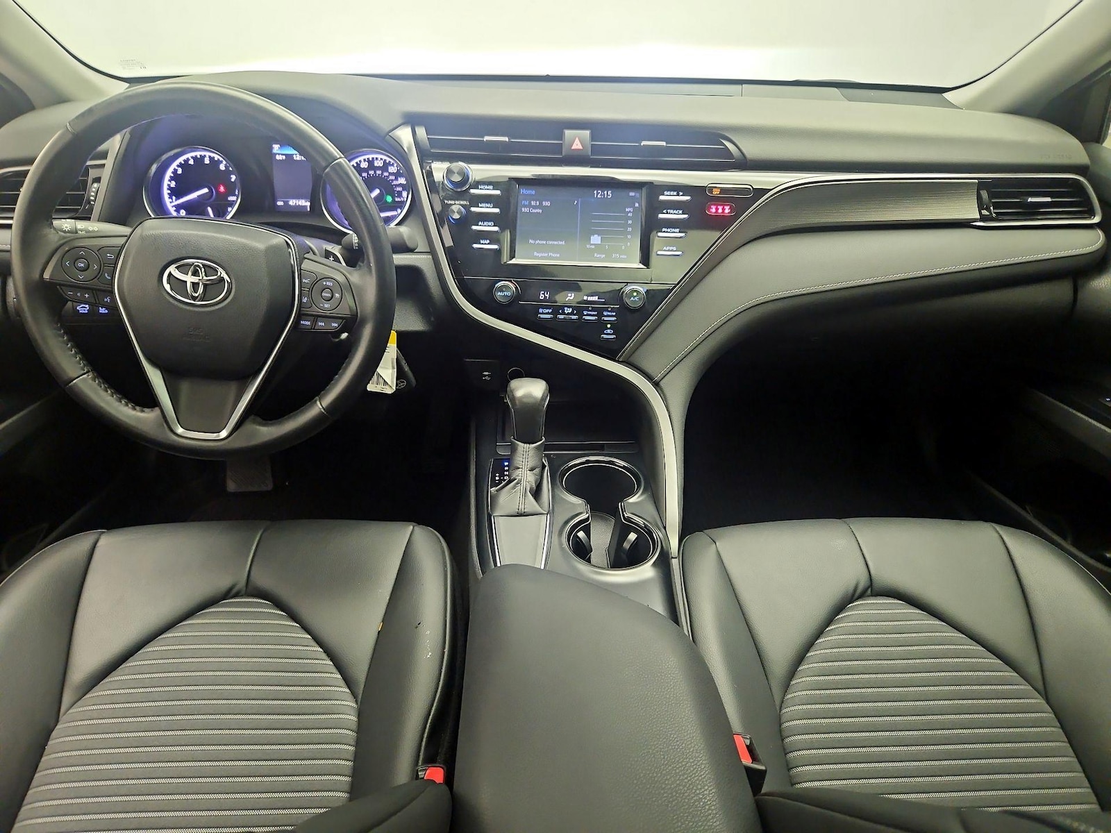 2019 Toyota Camry SE - Photo 10