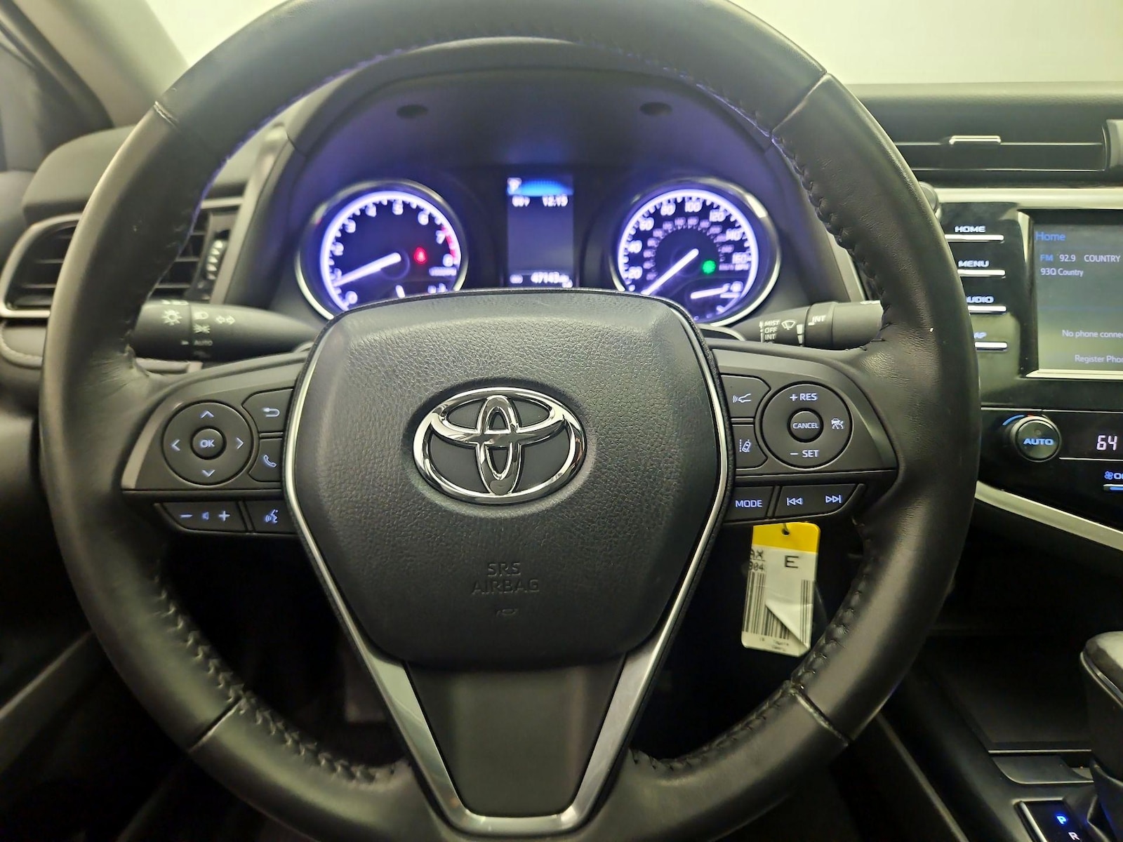 2019 Toyota Camry SE - Photo 11