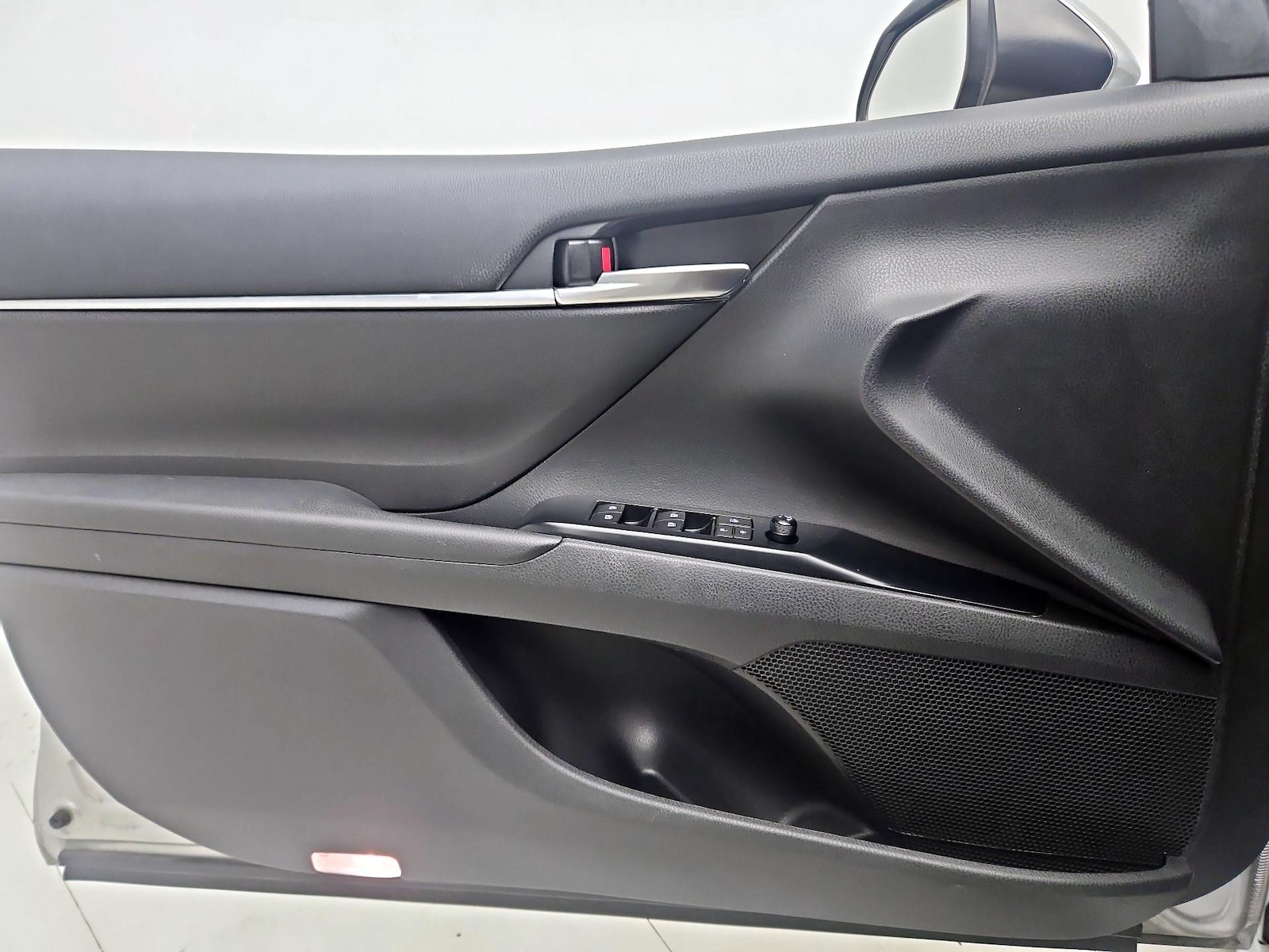 2019 Toyota Camry SE - Photo 13