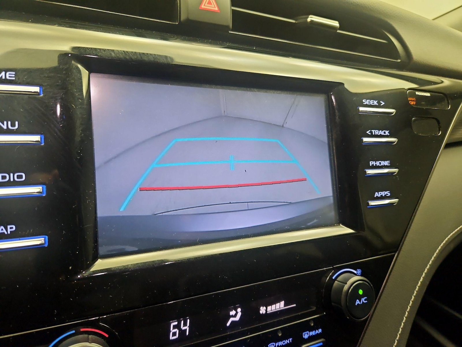 2019 Toyota Camry SE - Photo 15