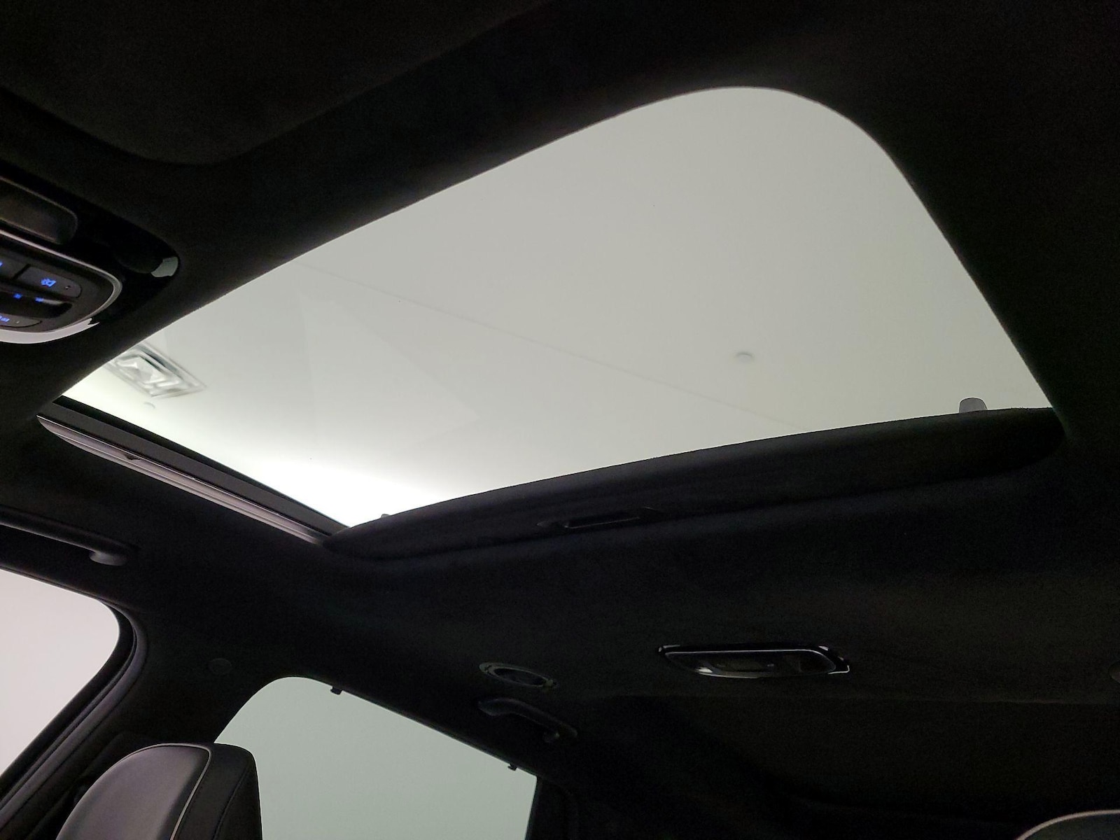 Sunroof(s) & Skylight(s)