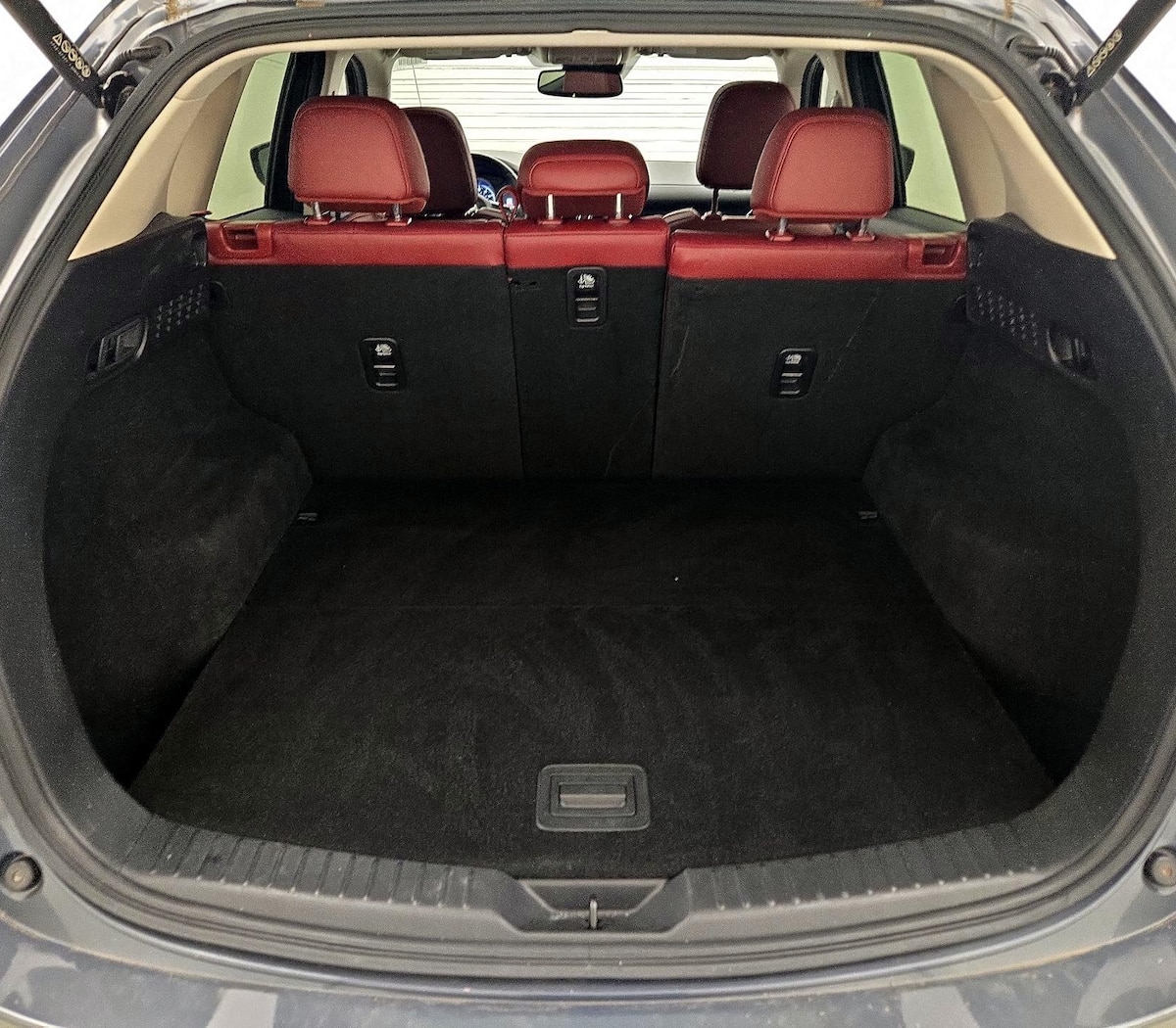 Trunk/Cargo (Seats Up)