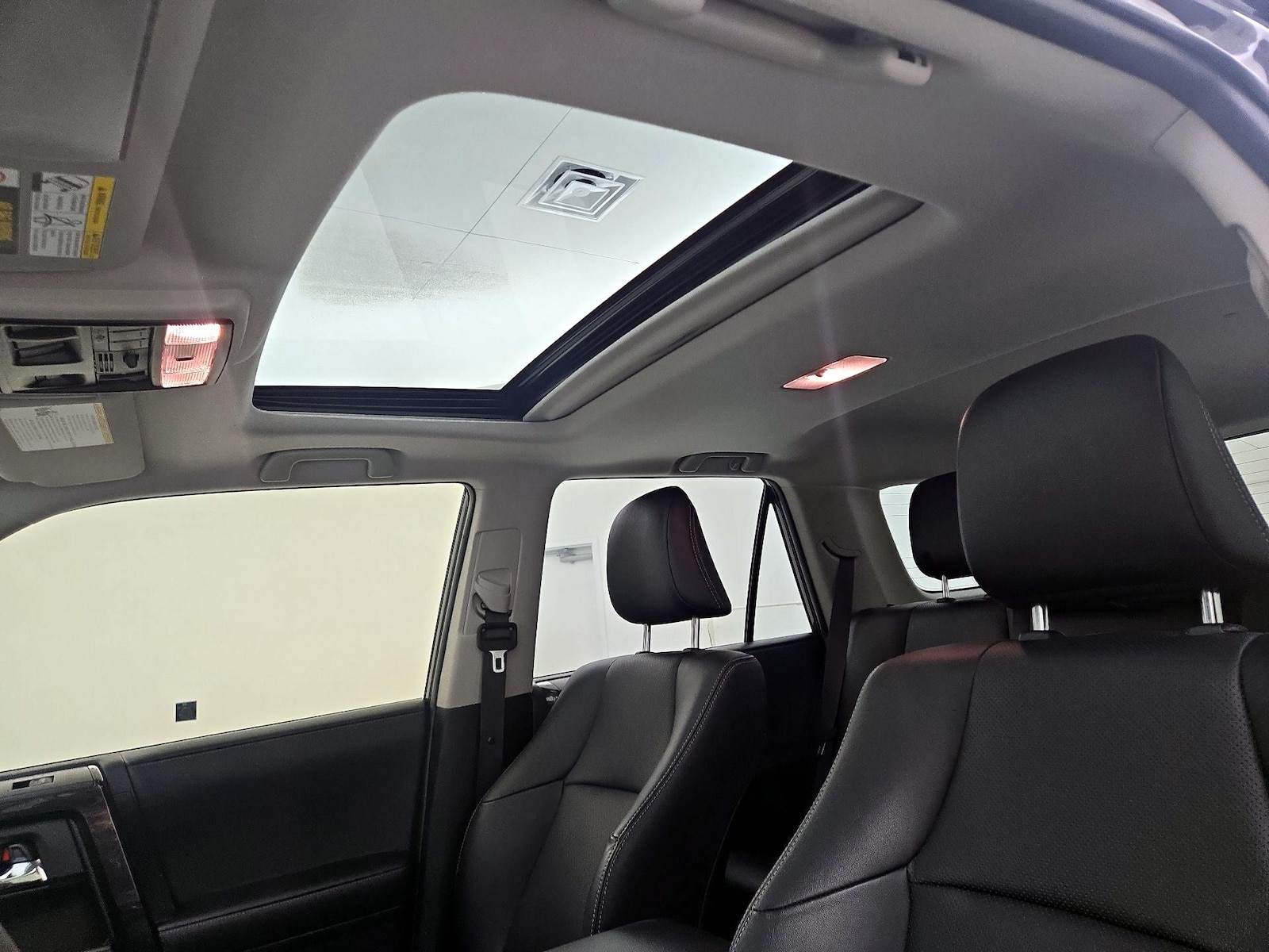 Sunroof(s) & Overhead Airbags