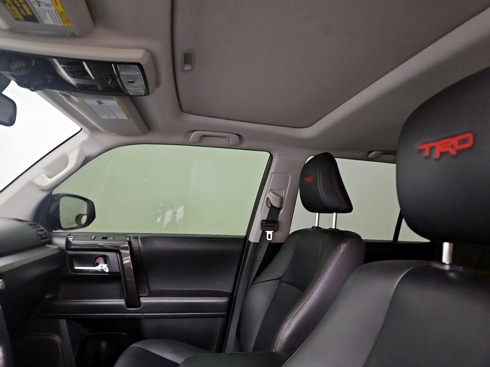 Sunroof(s) & Overhead Airbags