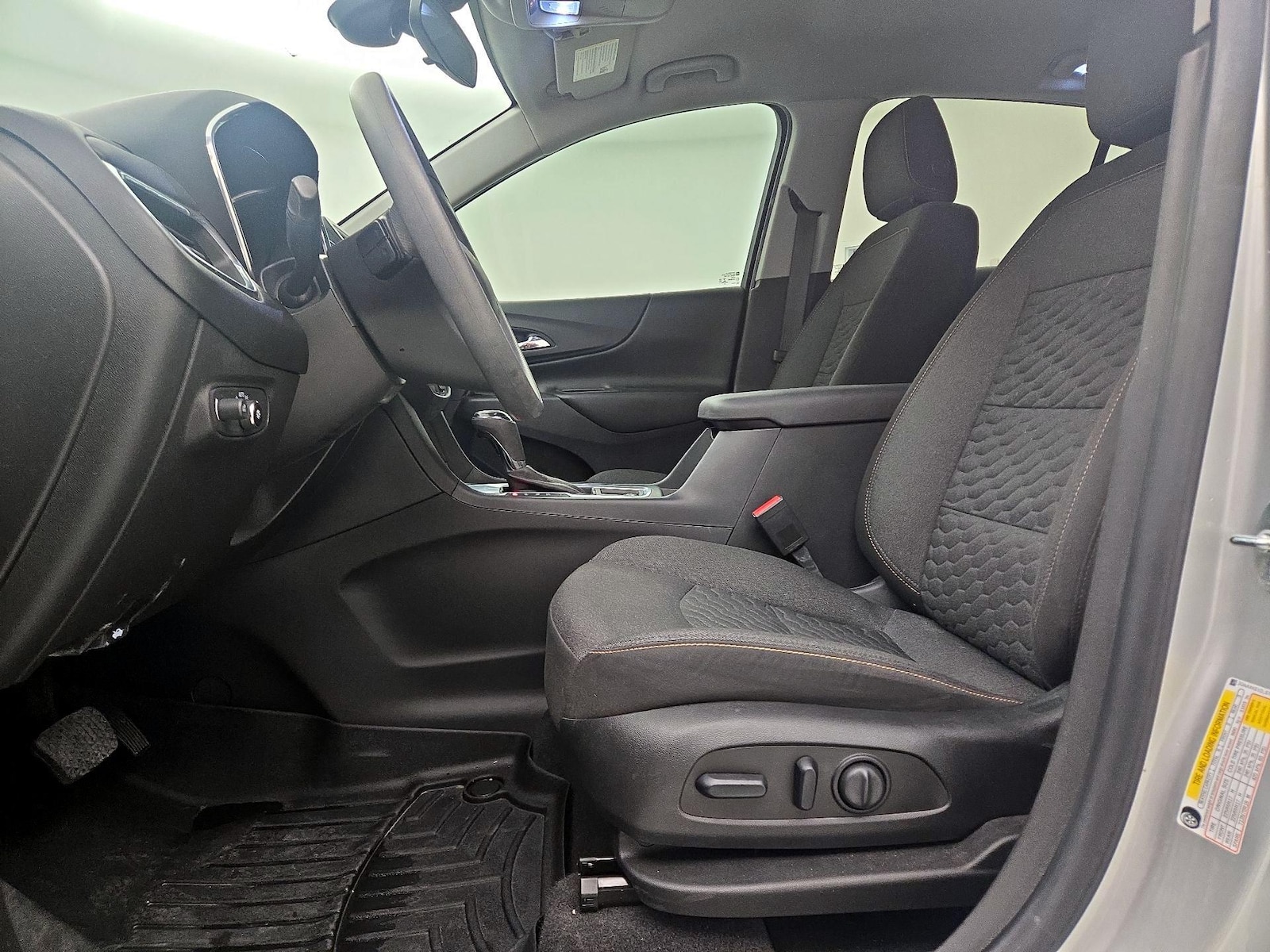 Power Seat(s) & Side Airbags