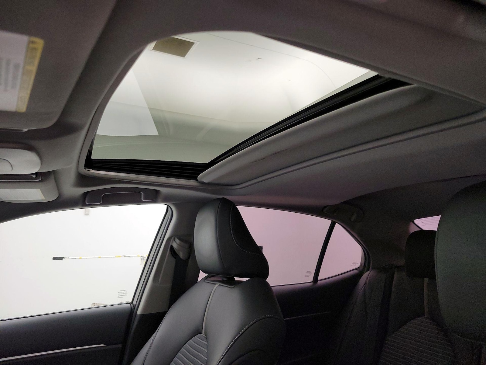 Sunroof(s) & Overhead Airbags