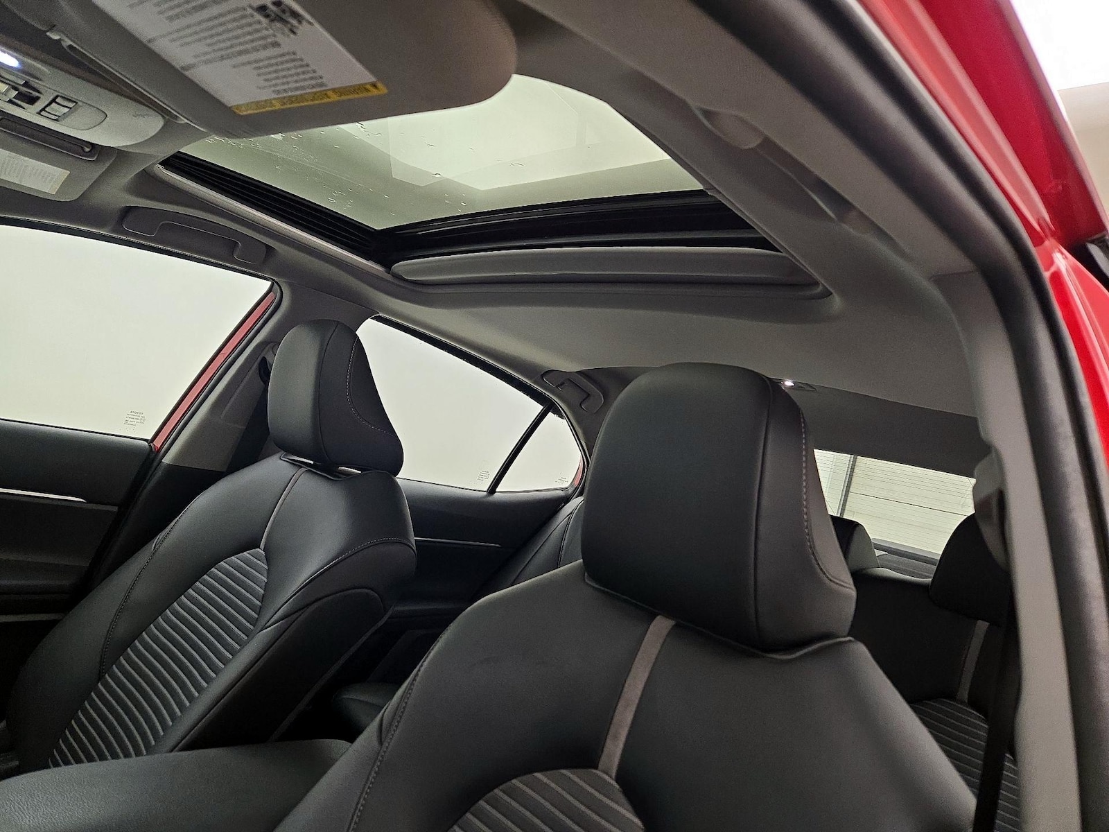 Sunroof(s) & Overhead Airbags