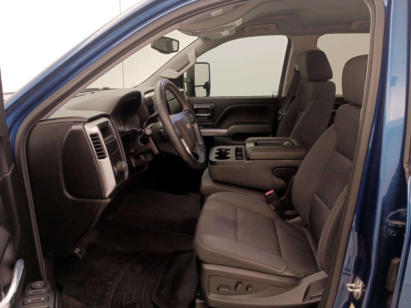 Power Seat(s) & Side Airbags