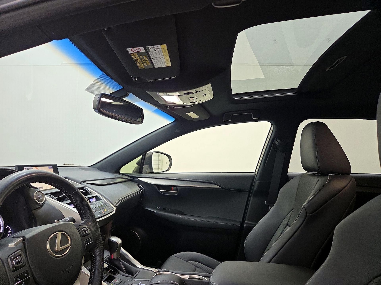 Sunroof(s) & Overhead Airbags