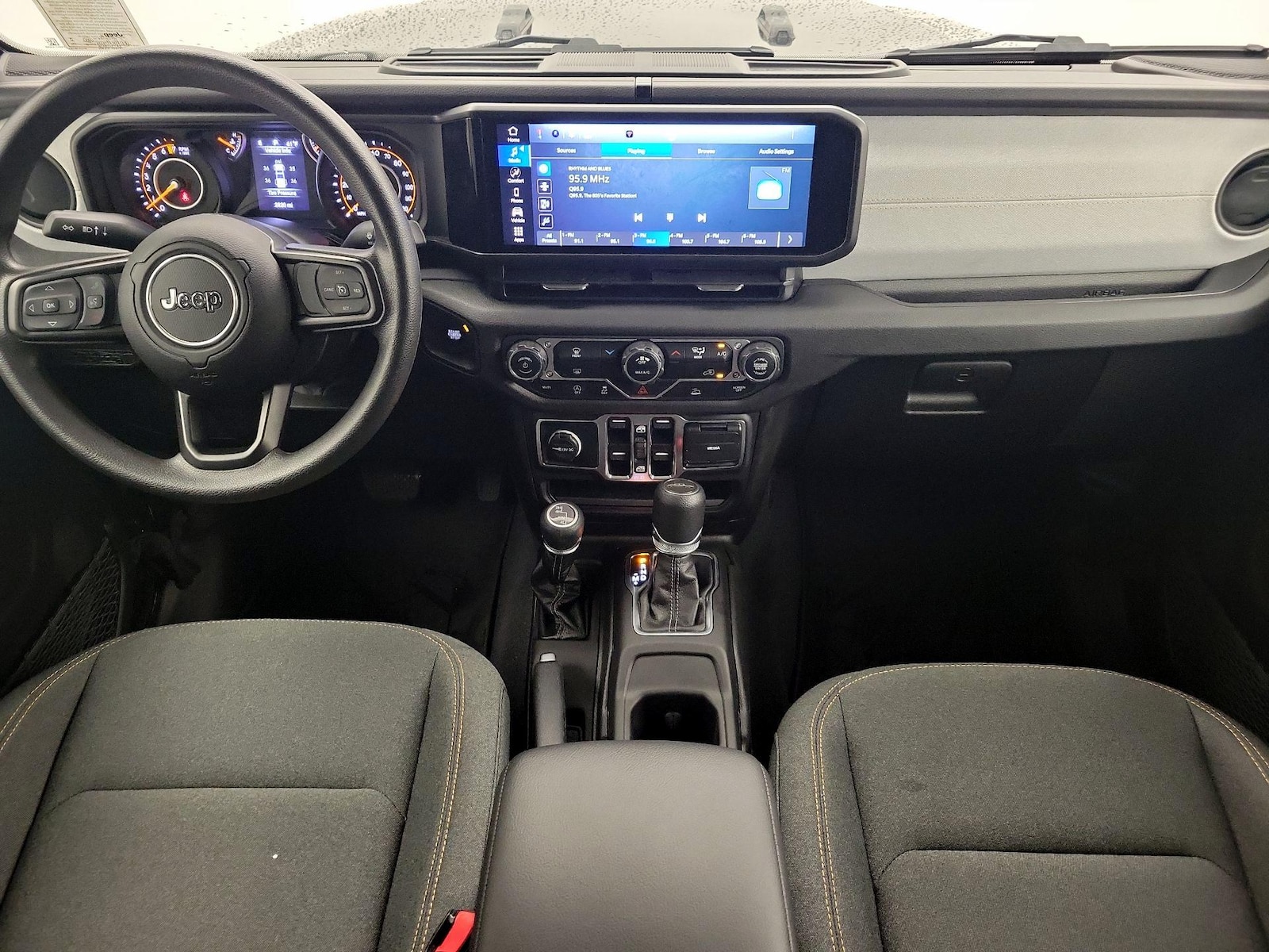Apple CarPlay® & Android Auto™
