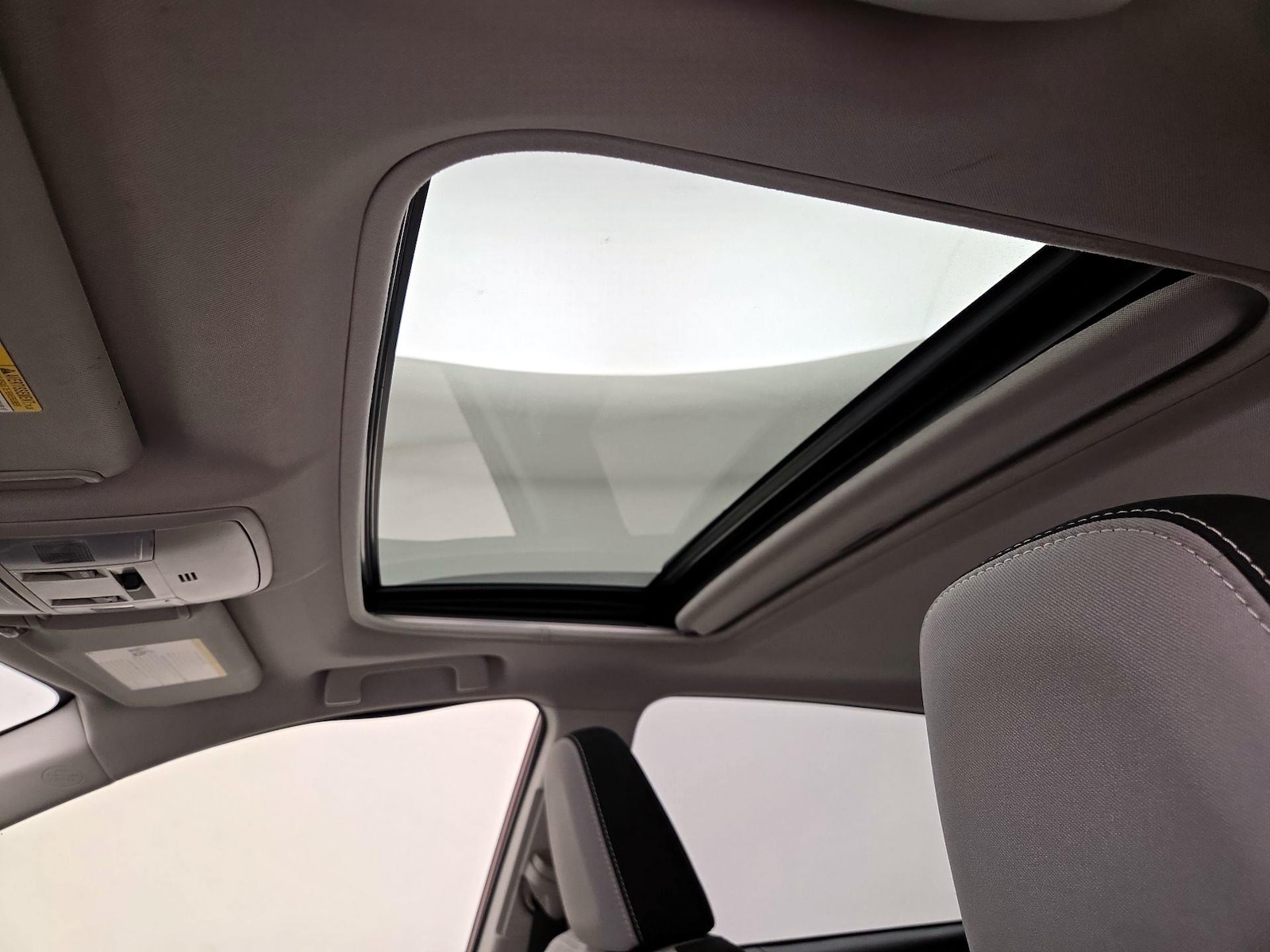 Sunroof(s) & Overhead Airbags