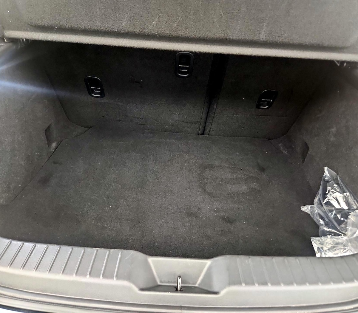 Trunk/Cargo (Seats Up)