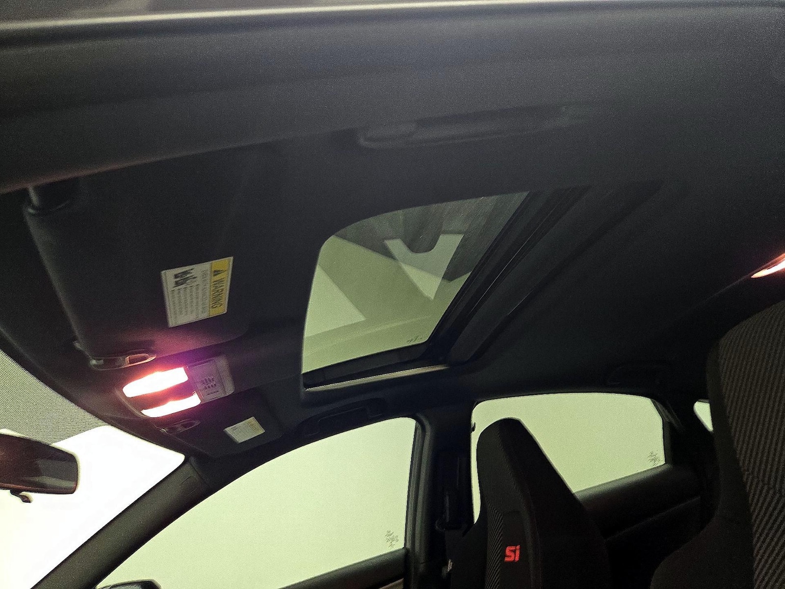 Sunroof(s) & Overhead Airbags