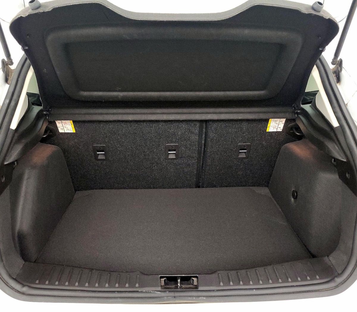 Trunk/Cargo (Seats Up)
