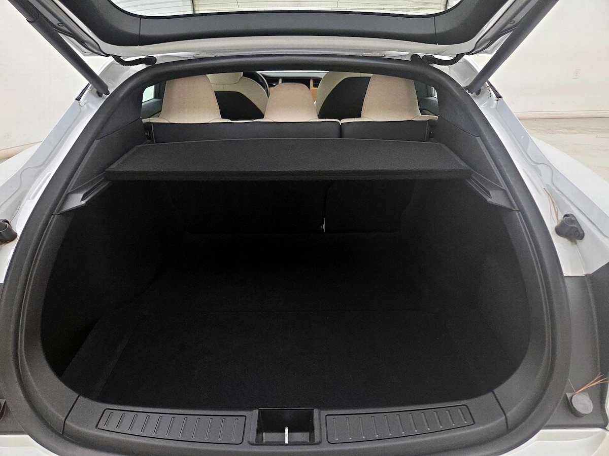 Trunk/Cargo (Seats Up)