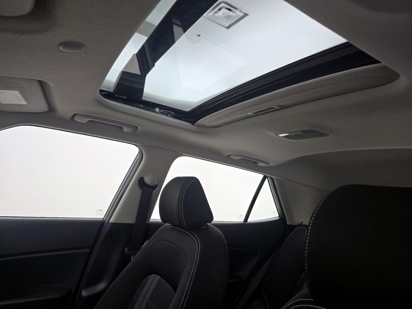 Sunroof(s) & Overhead Airbags