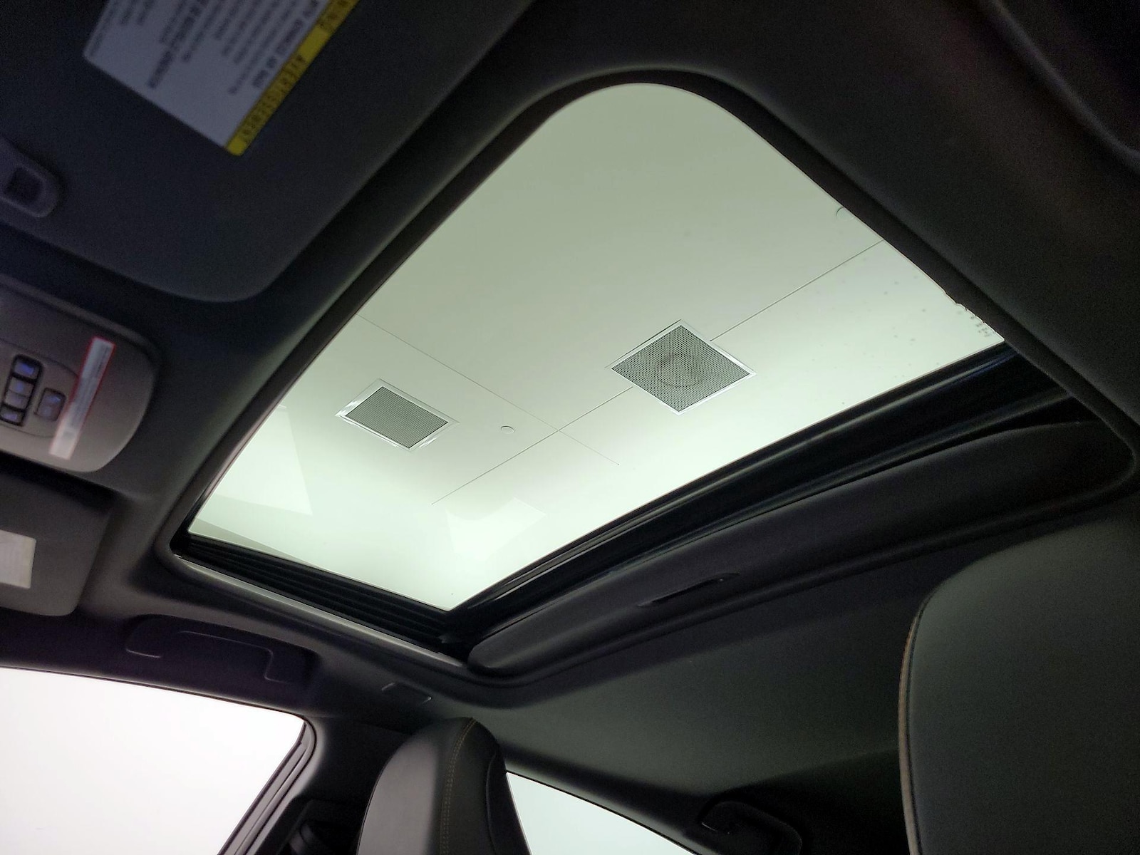 Sunroof(s) & Overhead Airbags