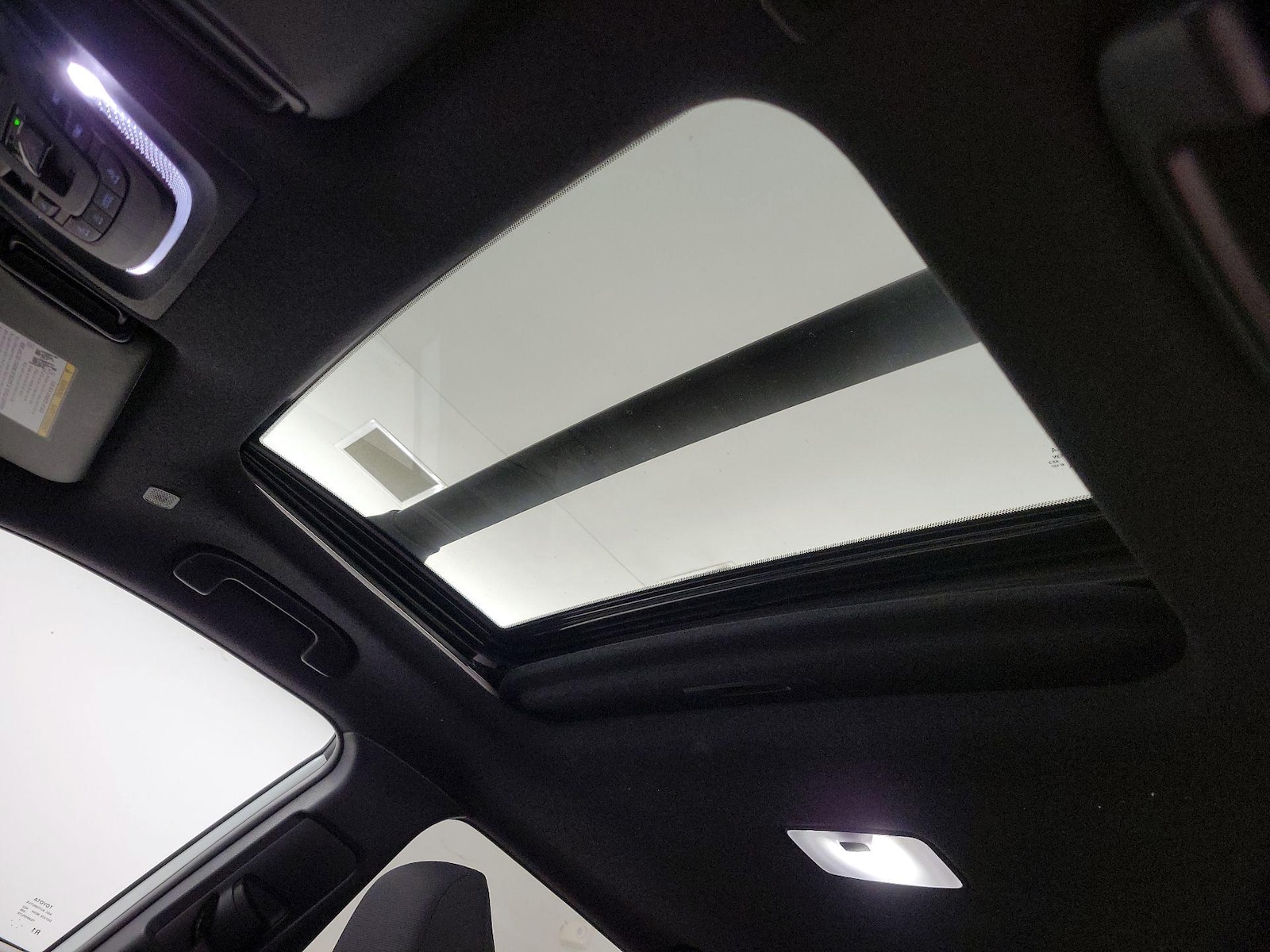 Sunroof(s) & Overhead Airbags
