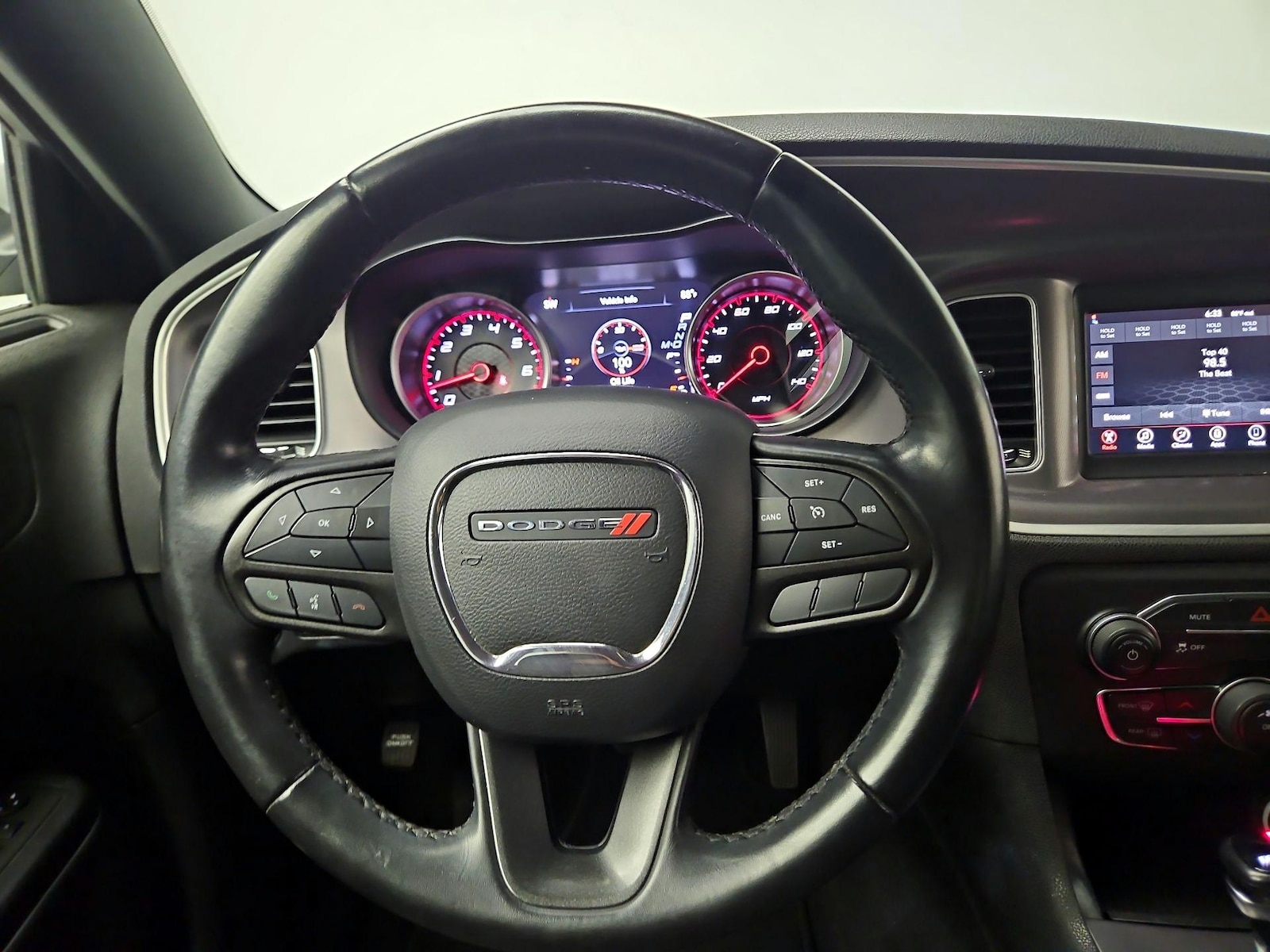 2022 Dodge Charger SXT - Photo 11