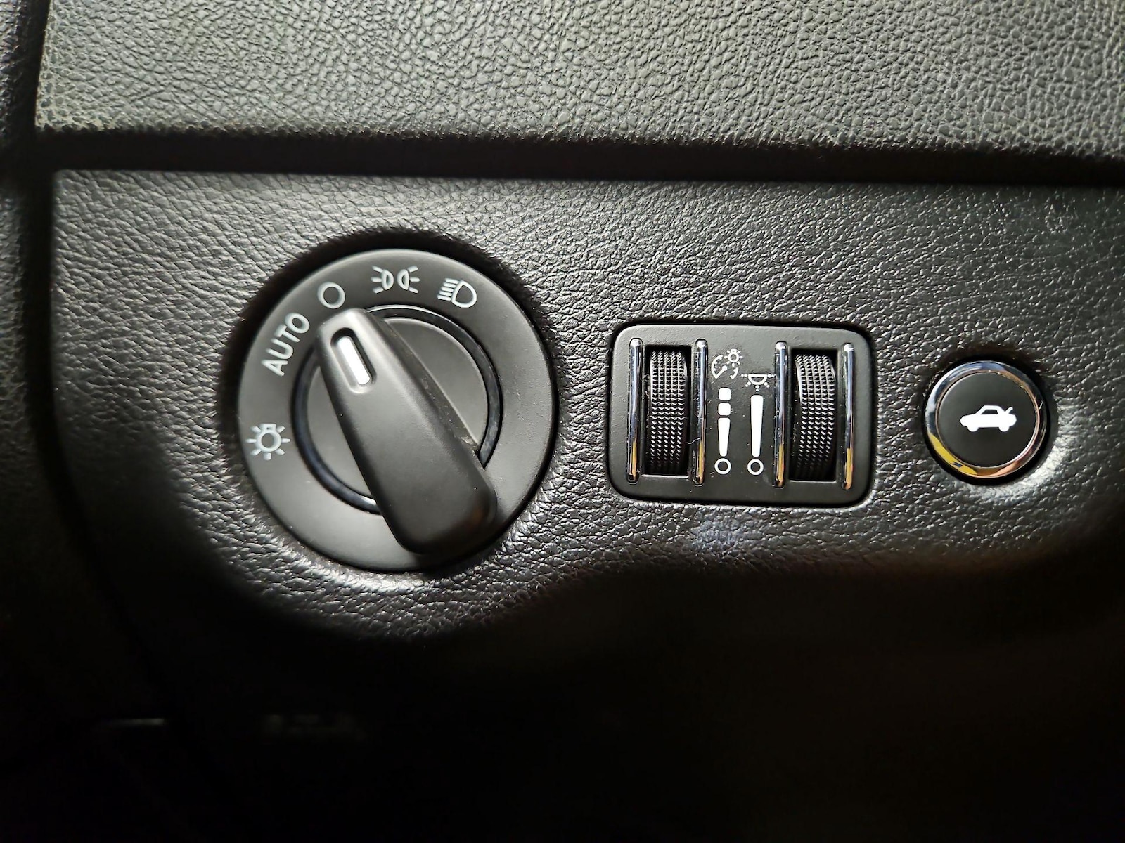 2022 Dodge Charger SXT - Photo 14