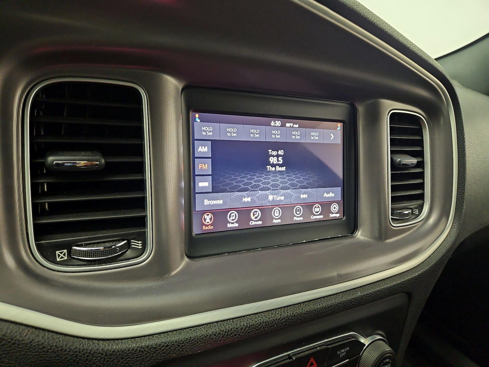 2022 Dodge Charger SXT - Photo 16