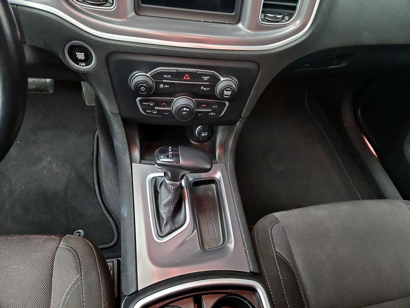 2022 Dodge Charger SXT - Photo 18