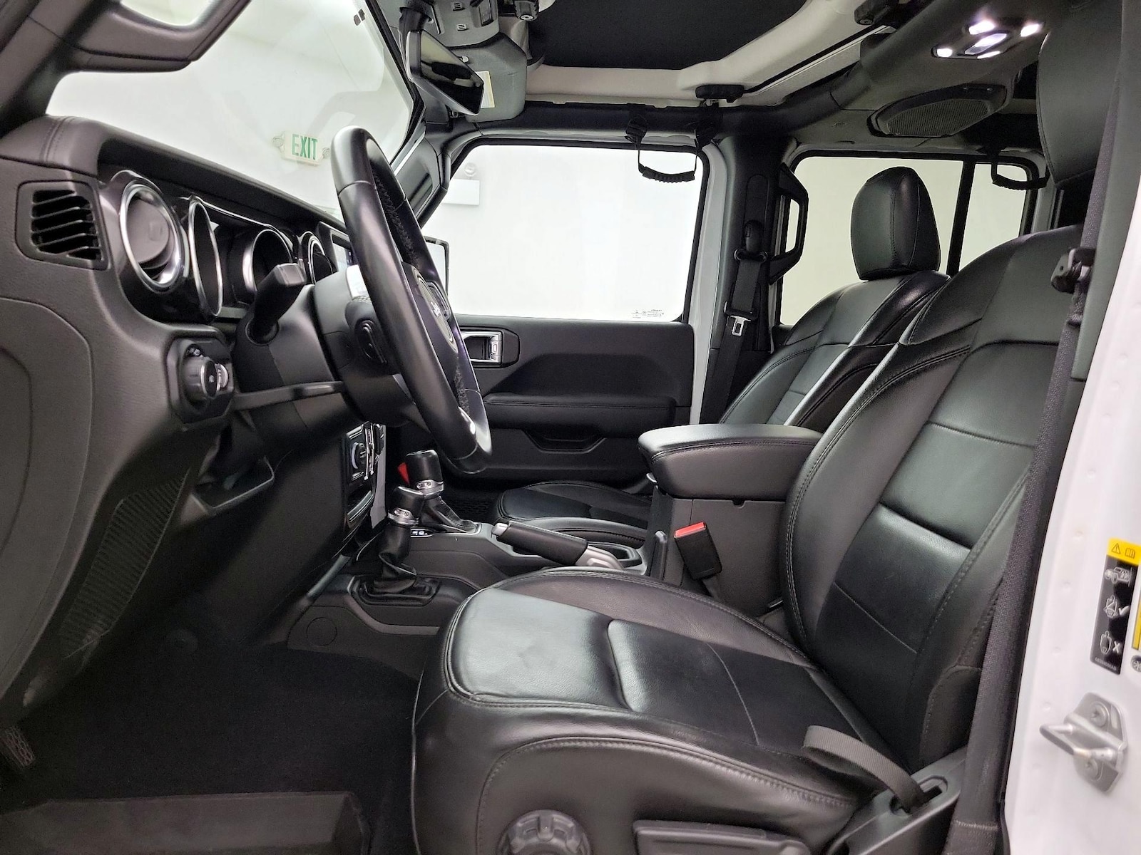Leather Seats & Side Airbags