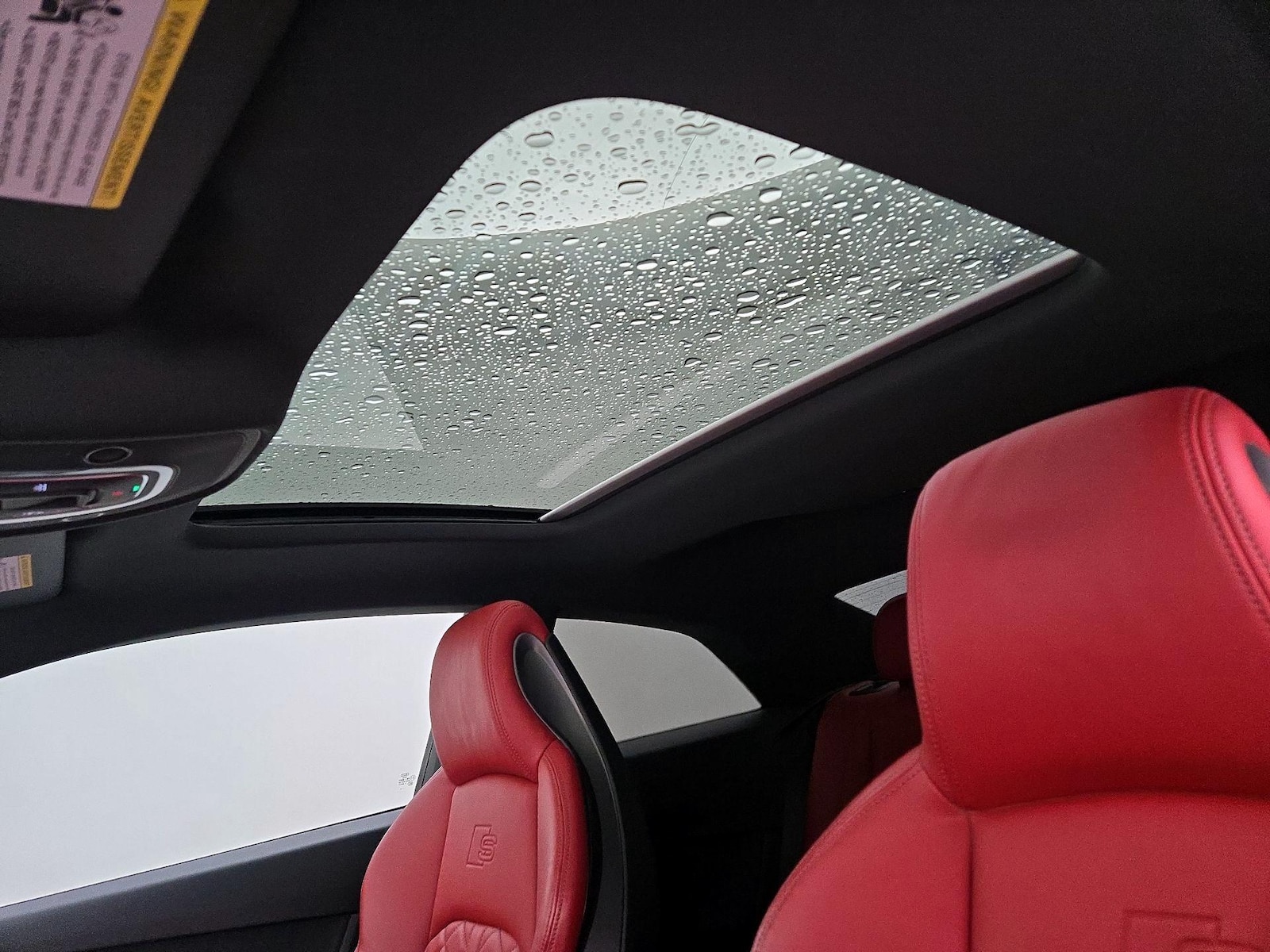 Sunroof(s) & Overhead Airbags