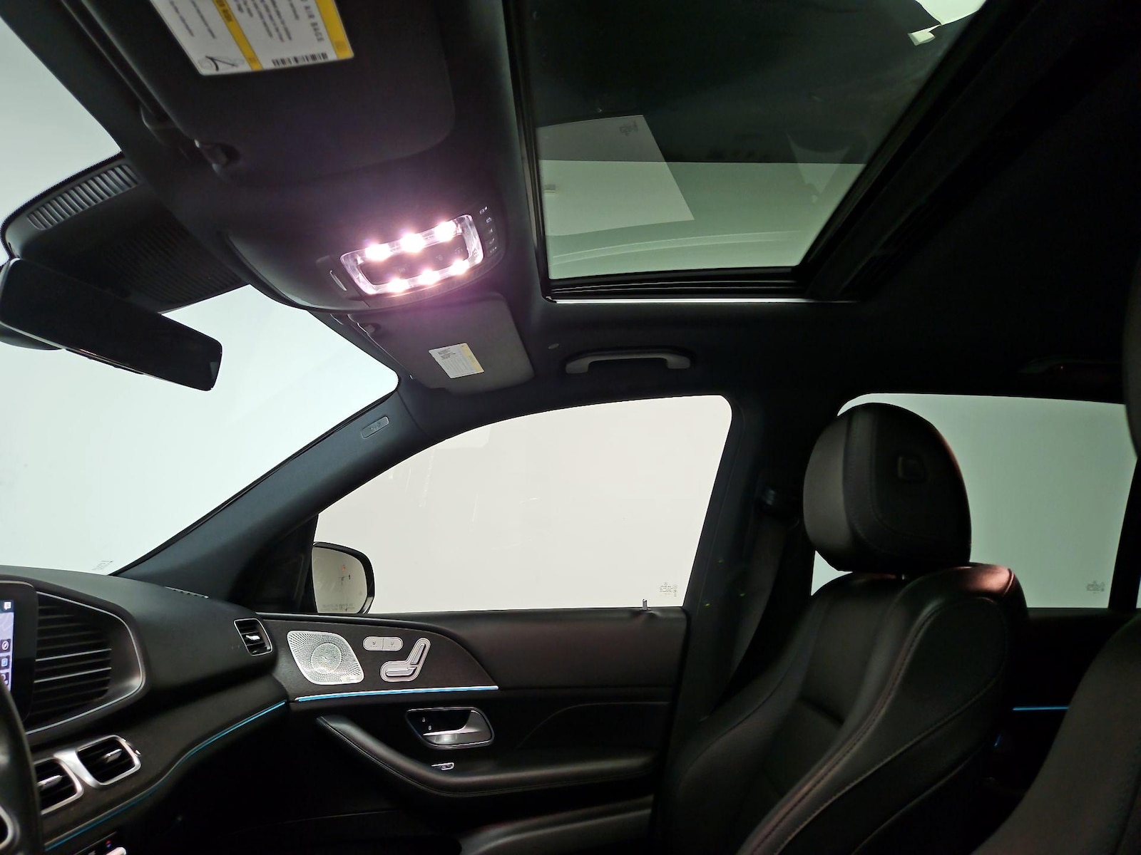 Sunroof(s) & Overhead Airbags