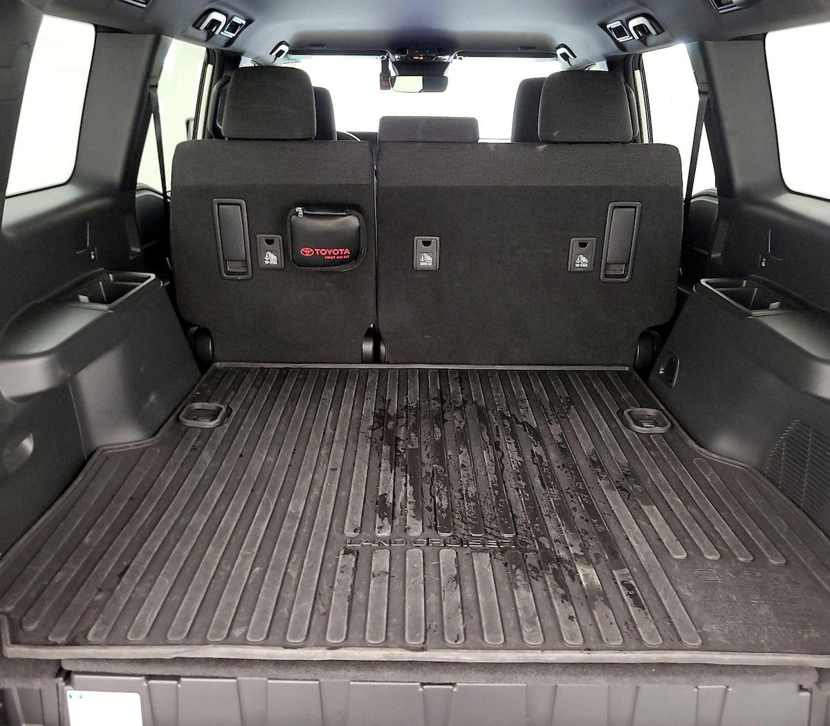 Trunk/Cargo (Seats Up)