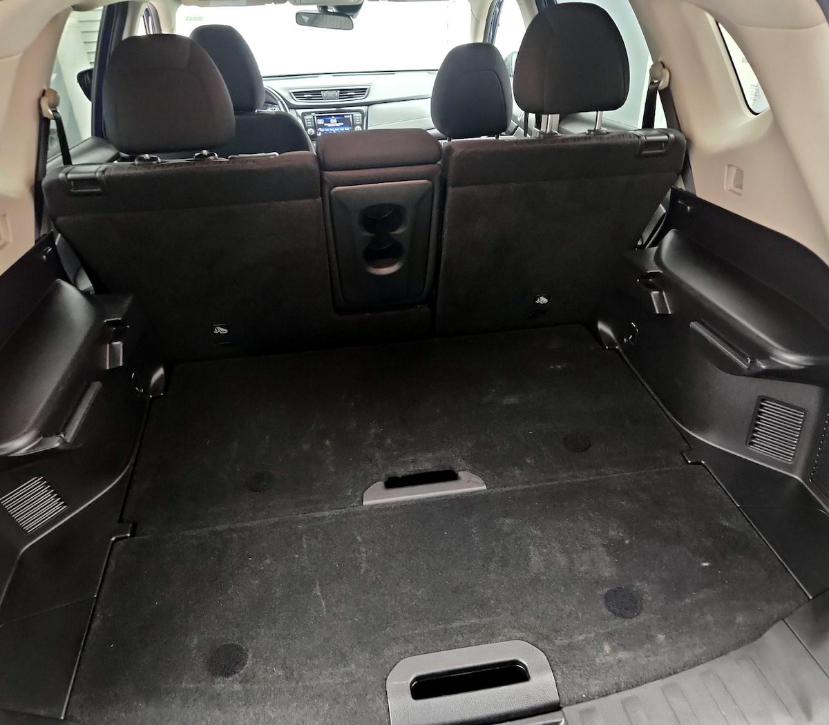 Trunk/Cargo (Seats Up)