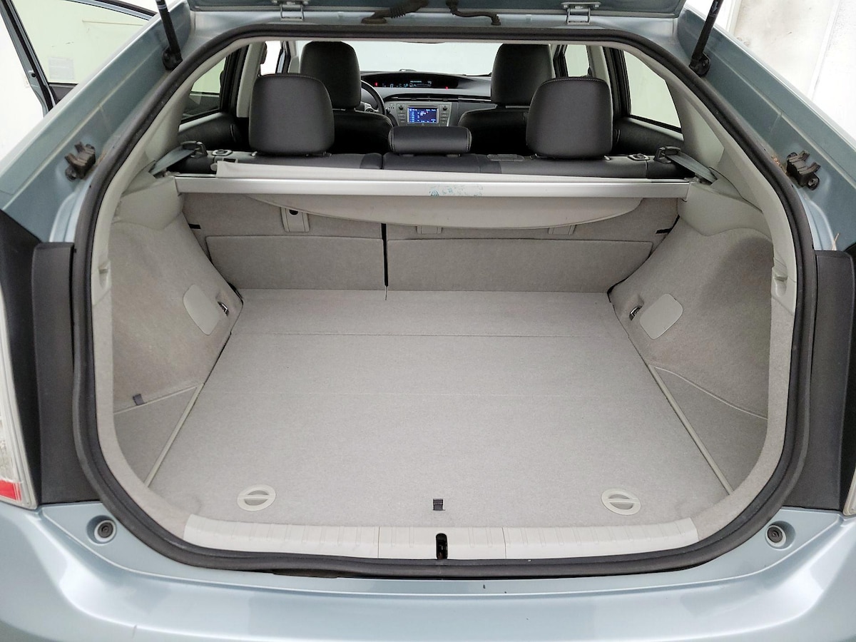 Trunk/Cargo (Seats Up)